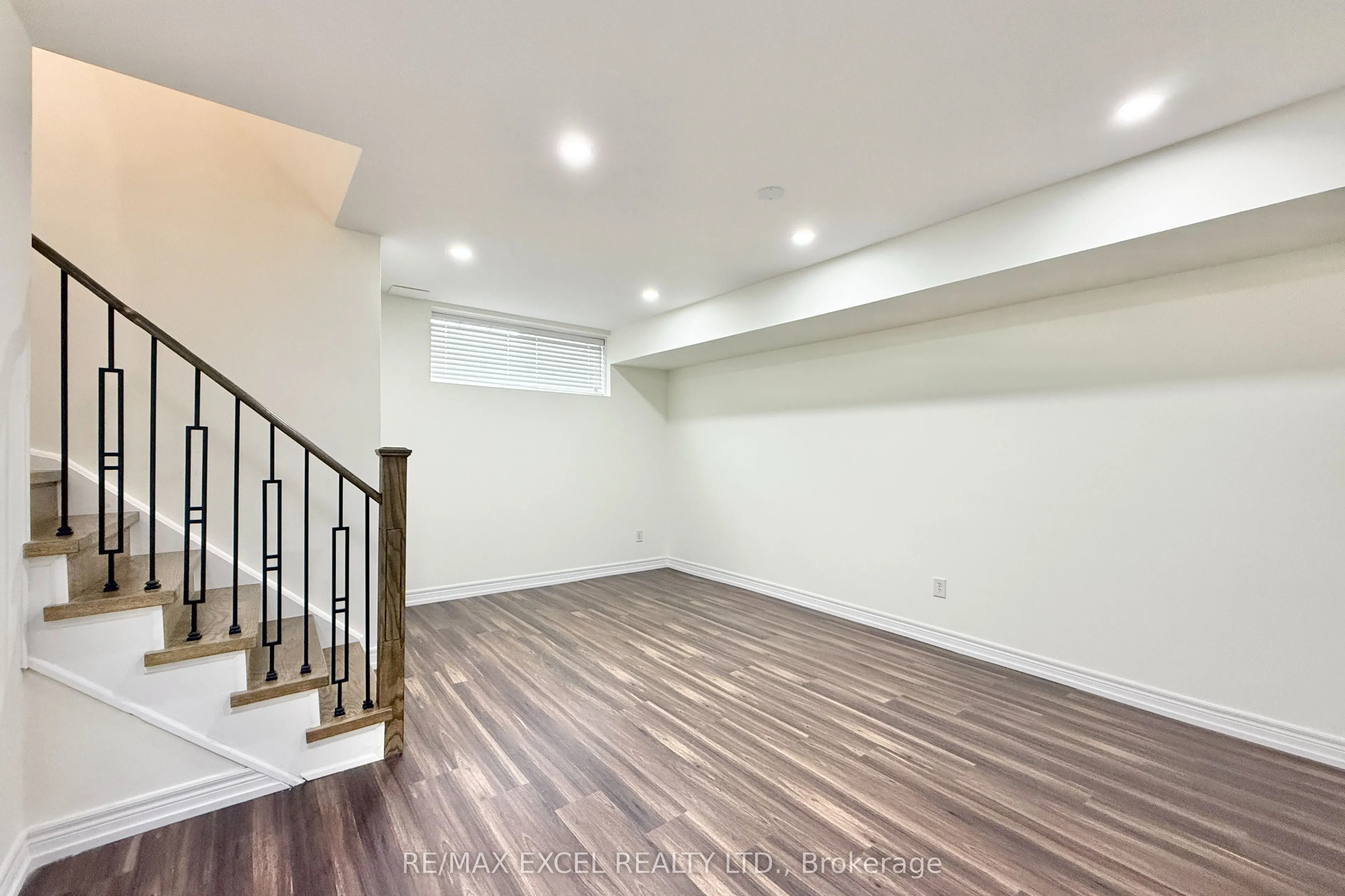 455 White's Hill Avenue