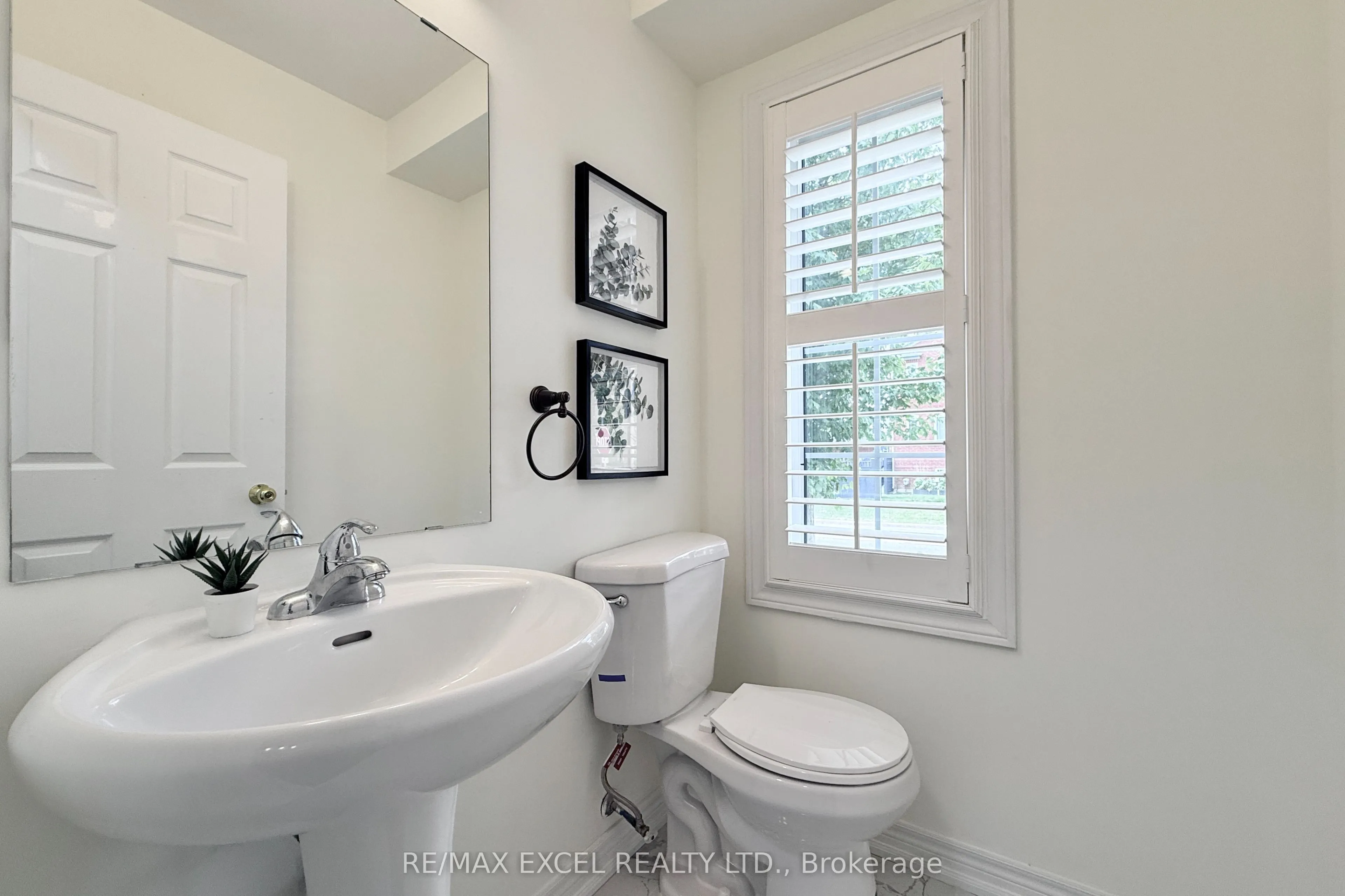 455 White's Hill Avenue