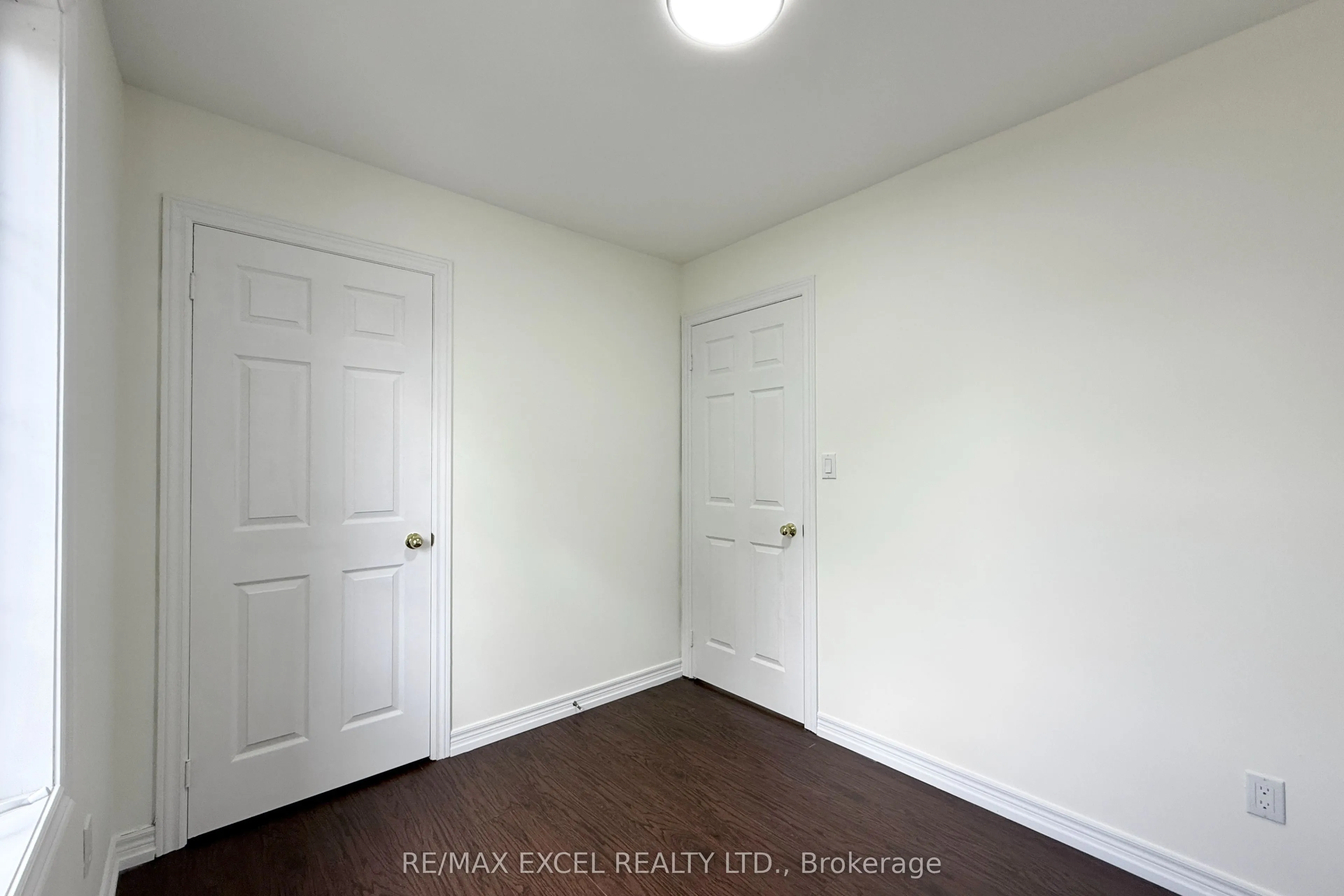455 White's Hill Avenue