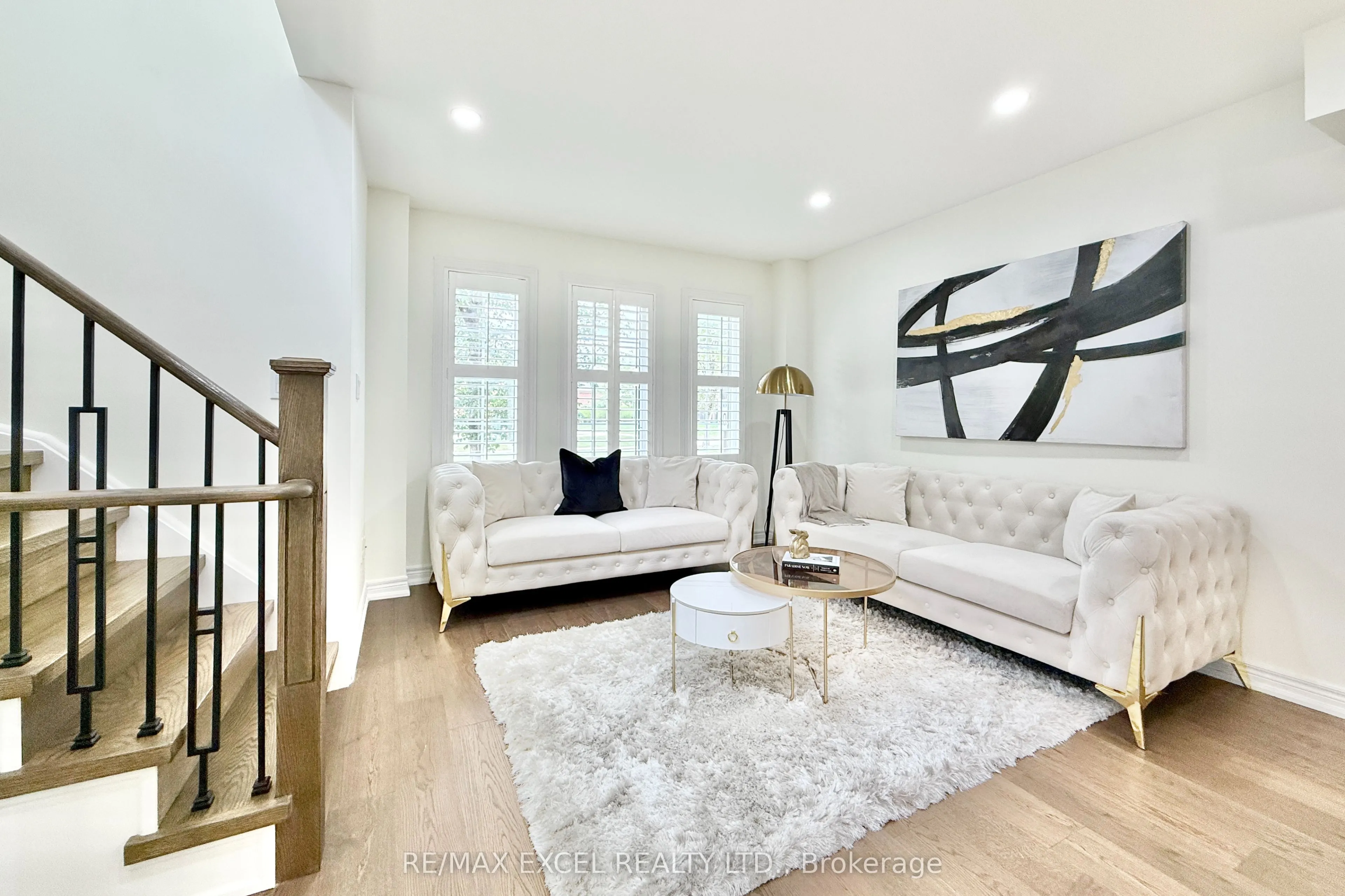 455 White's Hill Avenue