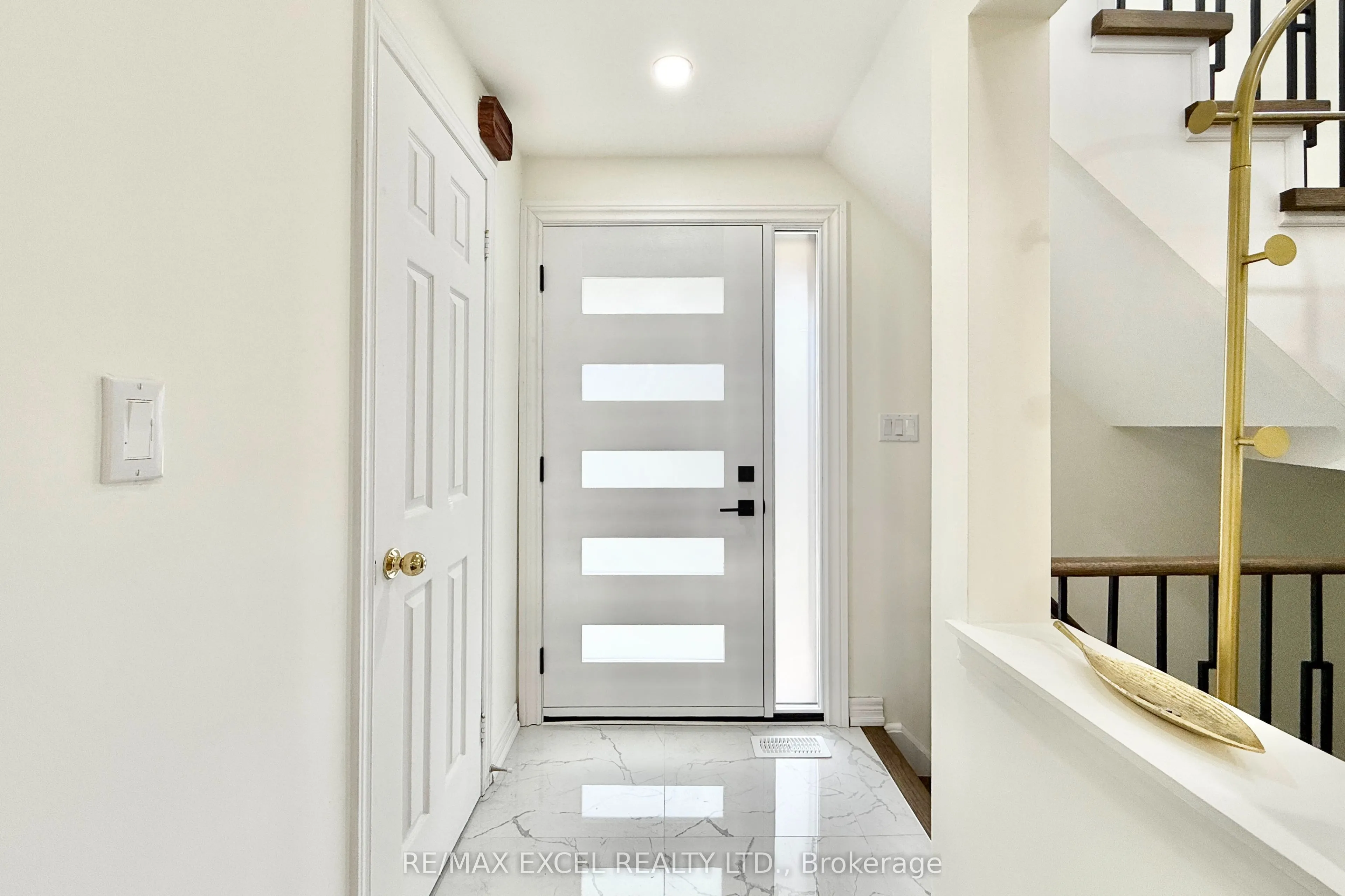 455 White's Hill Avenue
