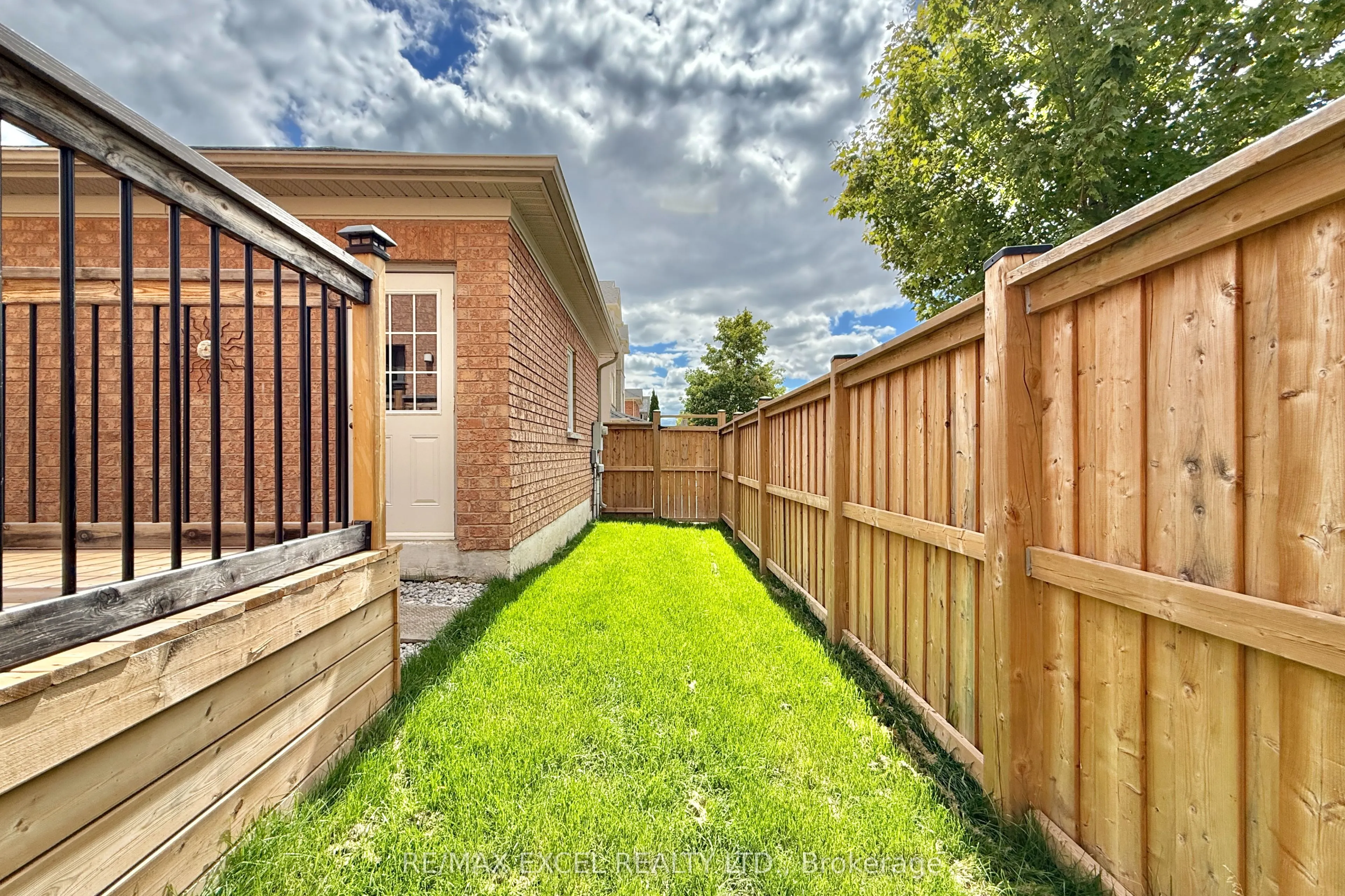 455 White's Hill Avenue