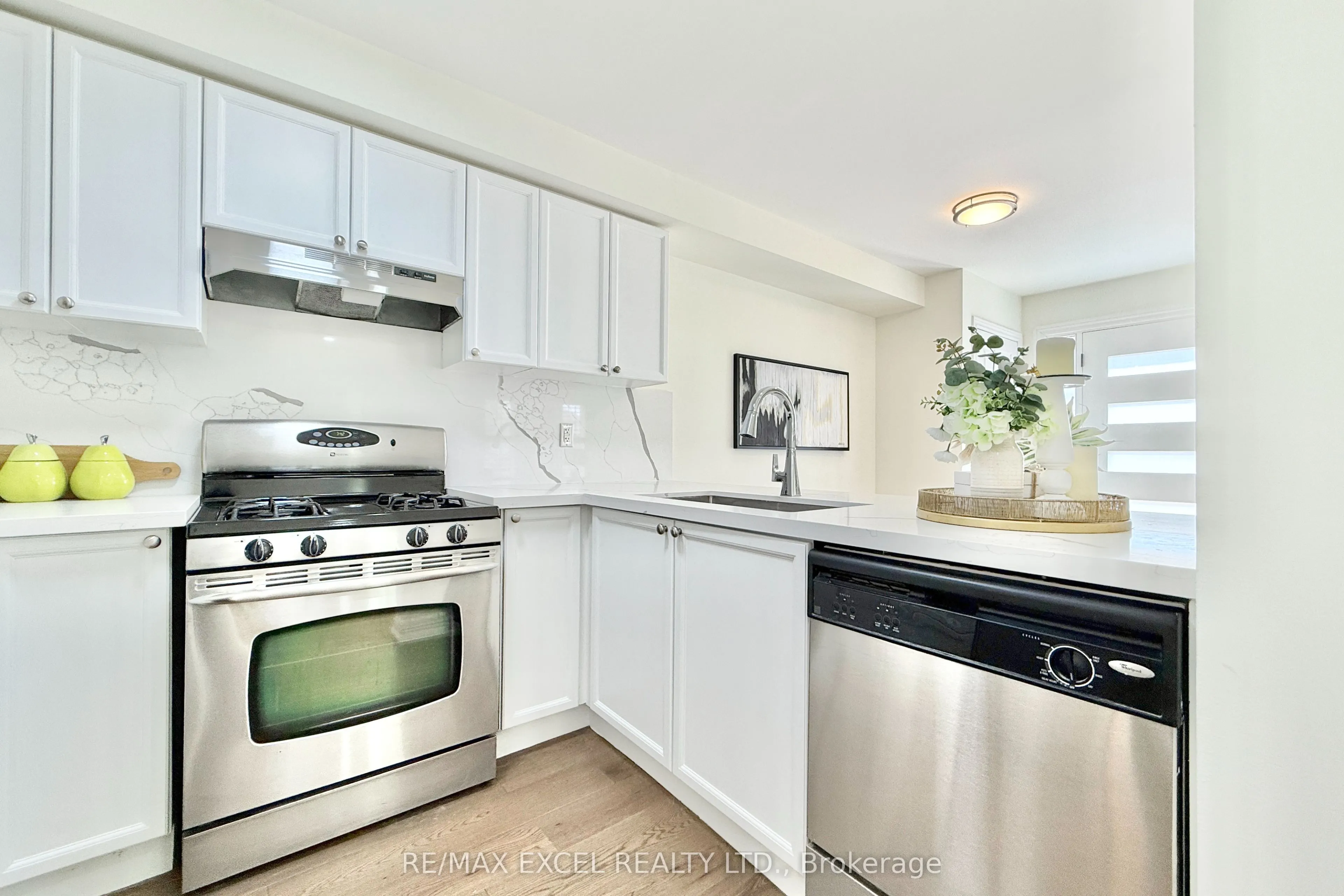 455 White's Hill Avenue