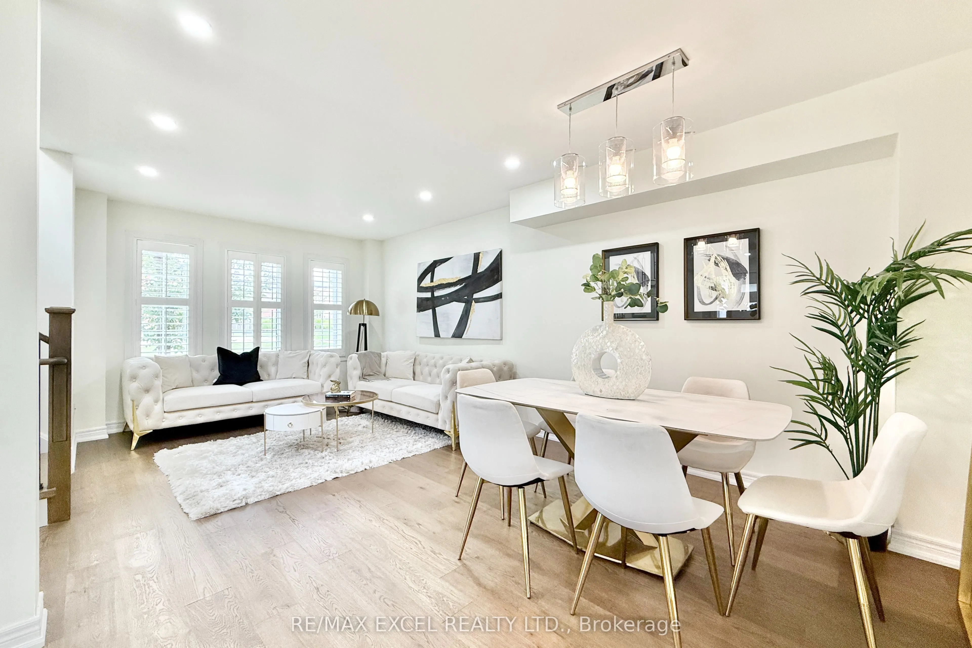 455 White's Hill Avenue