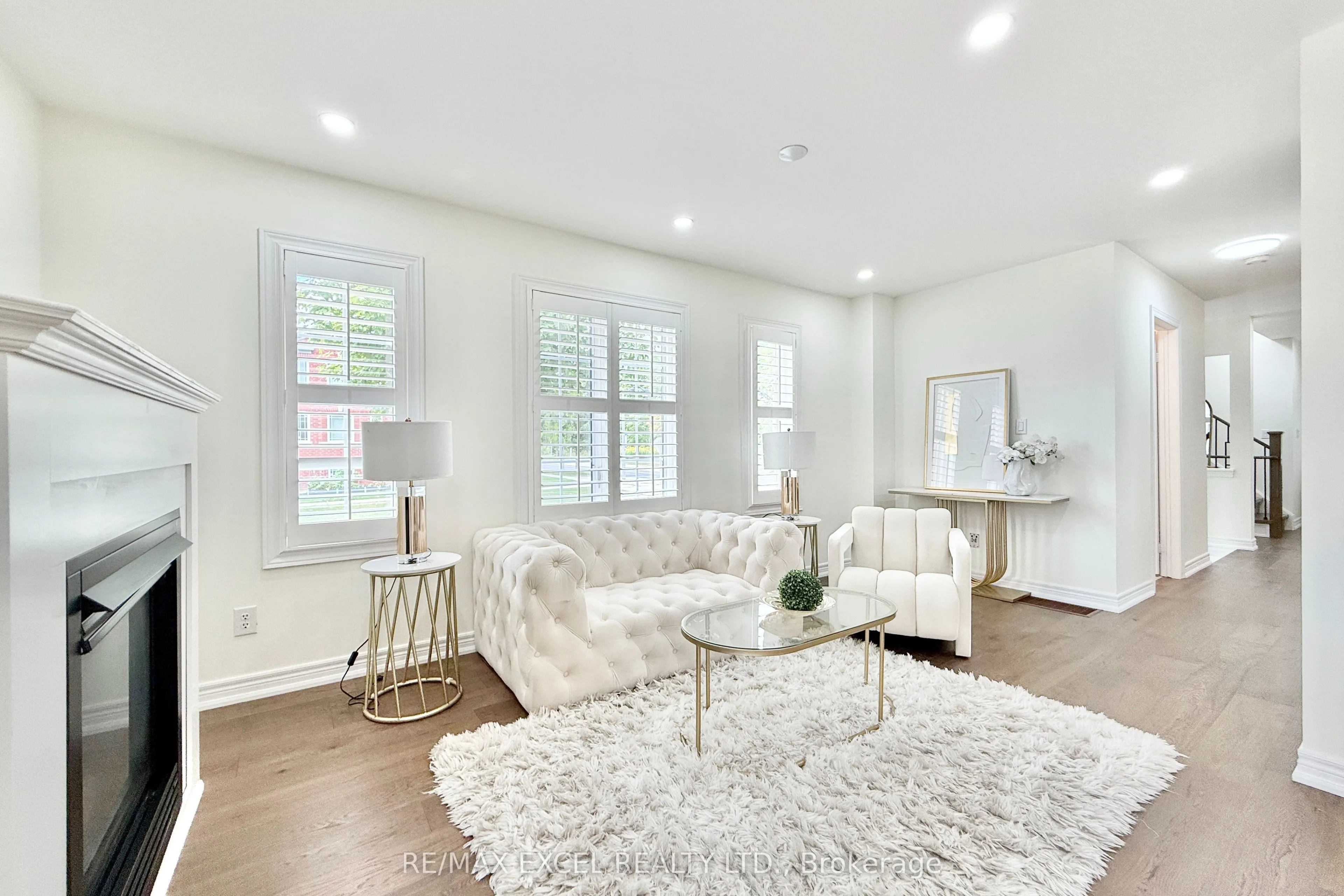 455 White's Hill Avenue