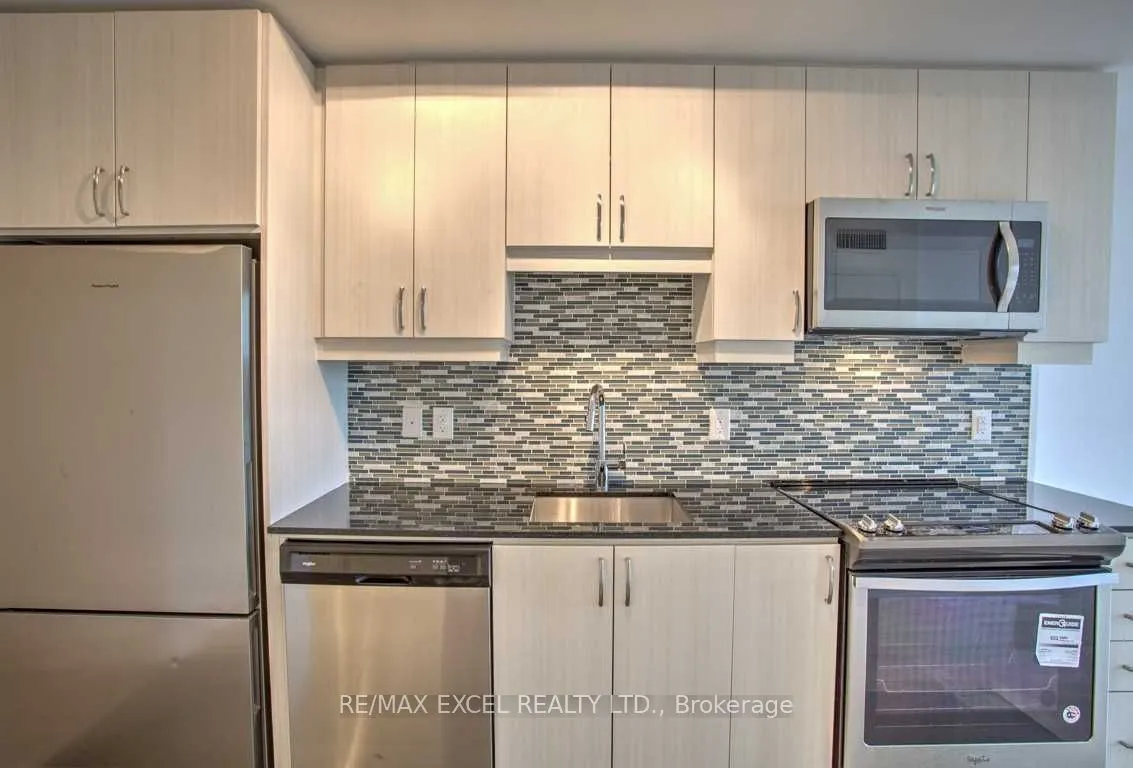 9191 Yonge Street, #605