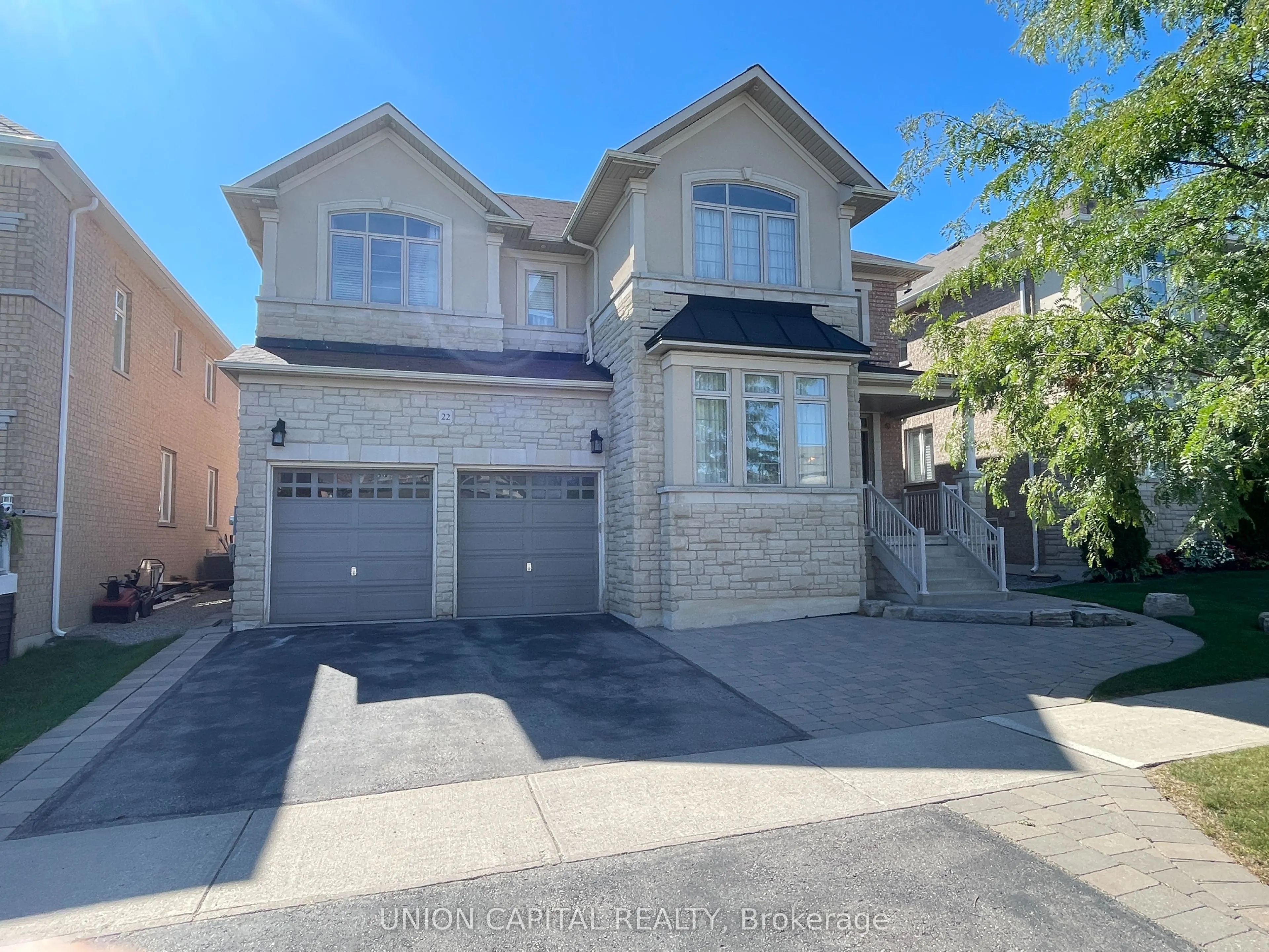 22 Greenforest Grove