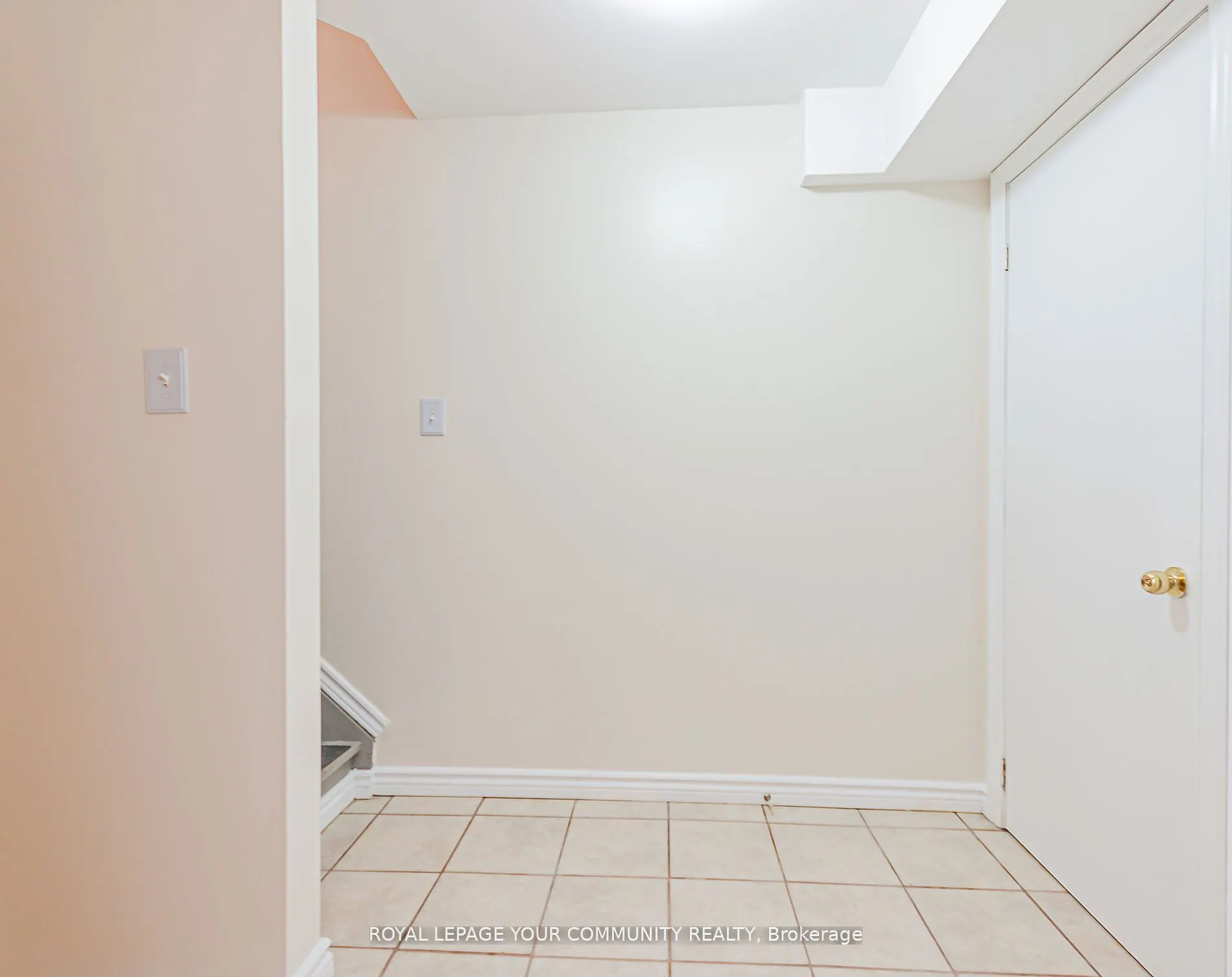 6 Round Hill Court S, #Basement