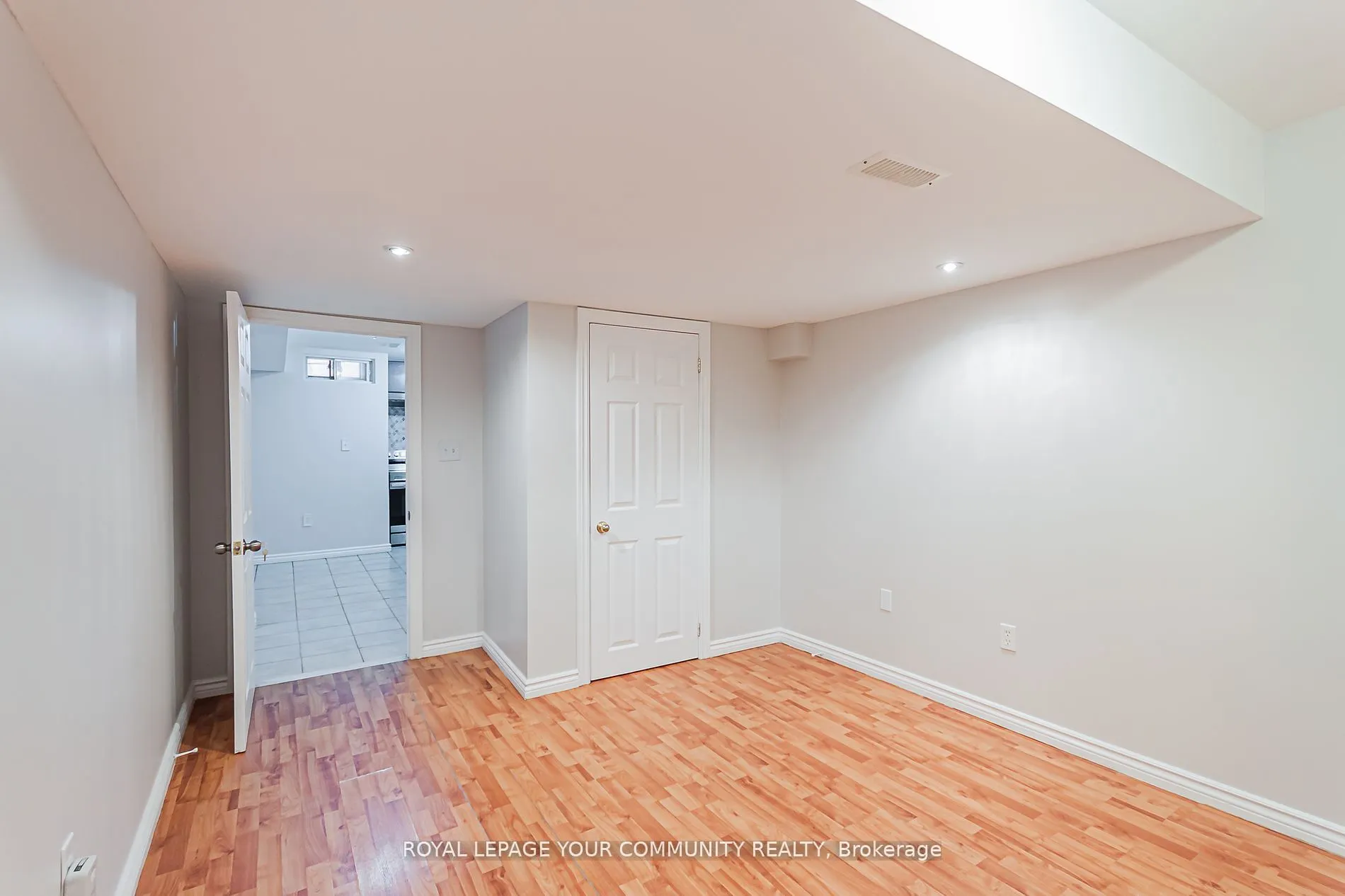 6 Round Hill Court S, #Basement