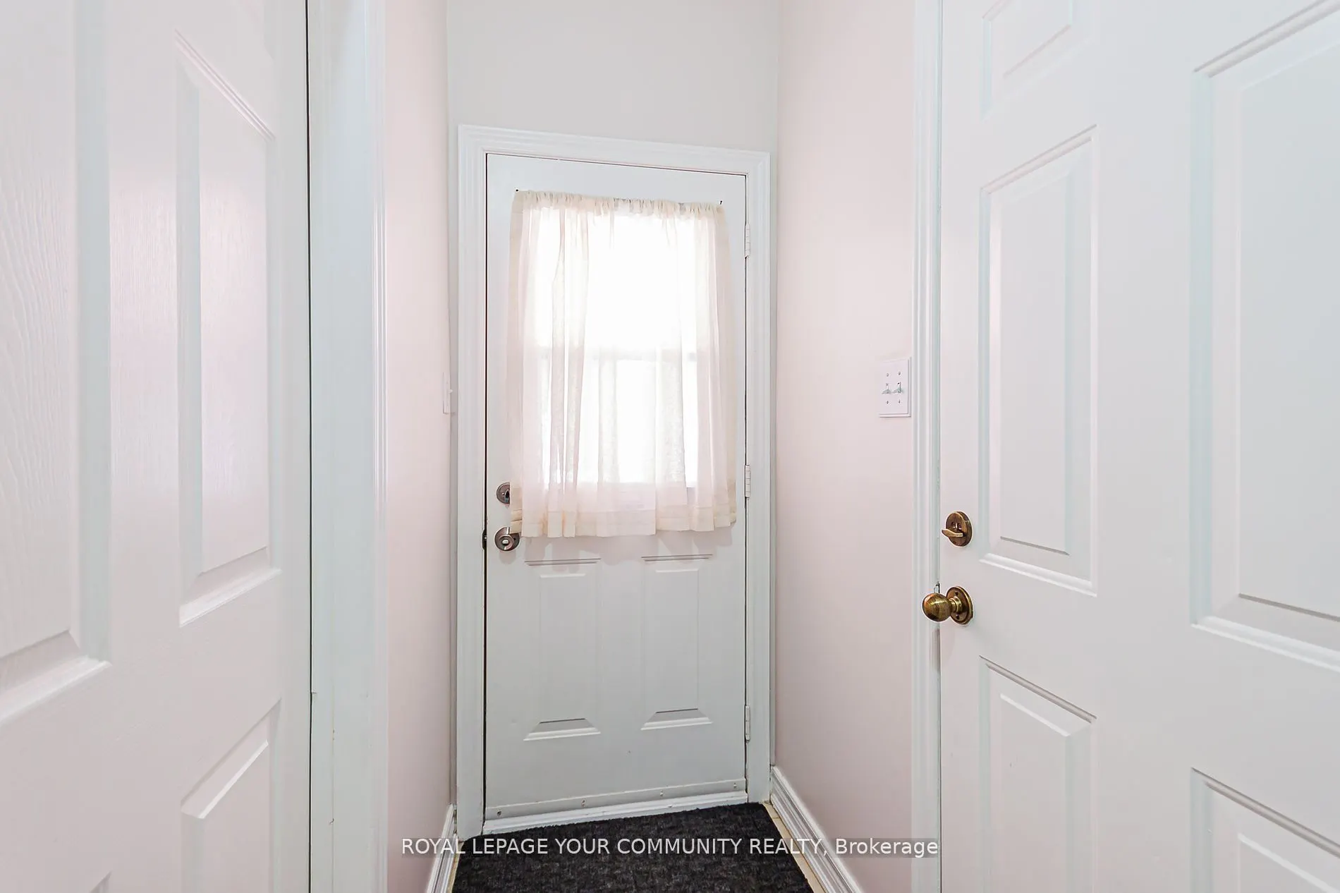 6 Round Hill Court S, #Basement