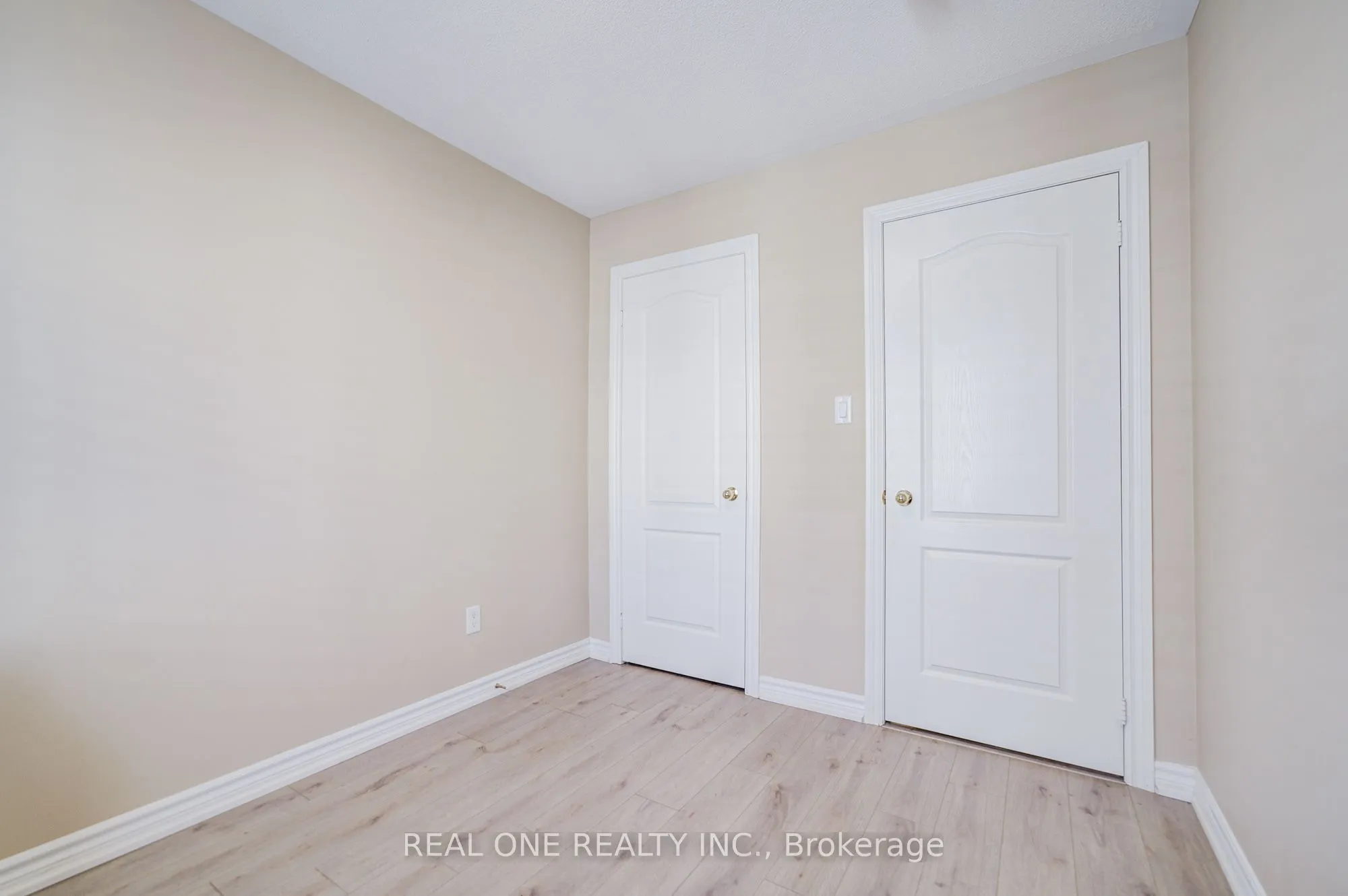 9 Ruskov Lane