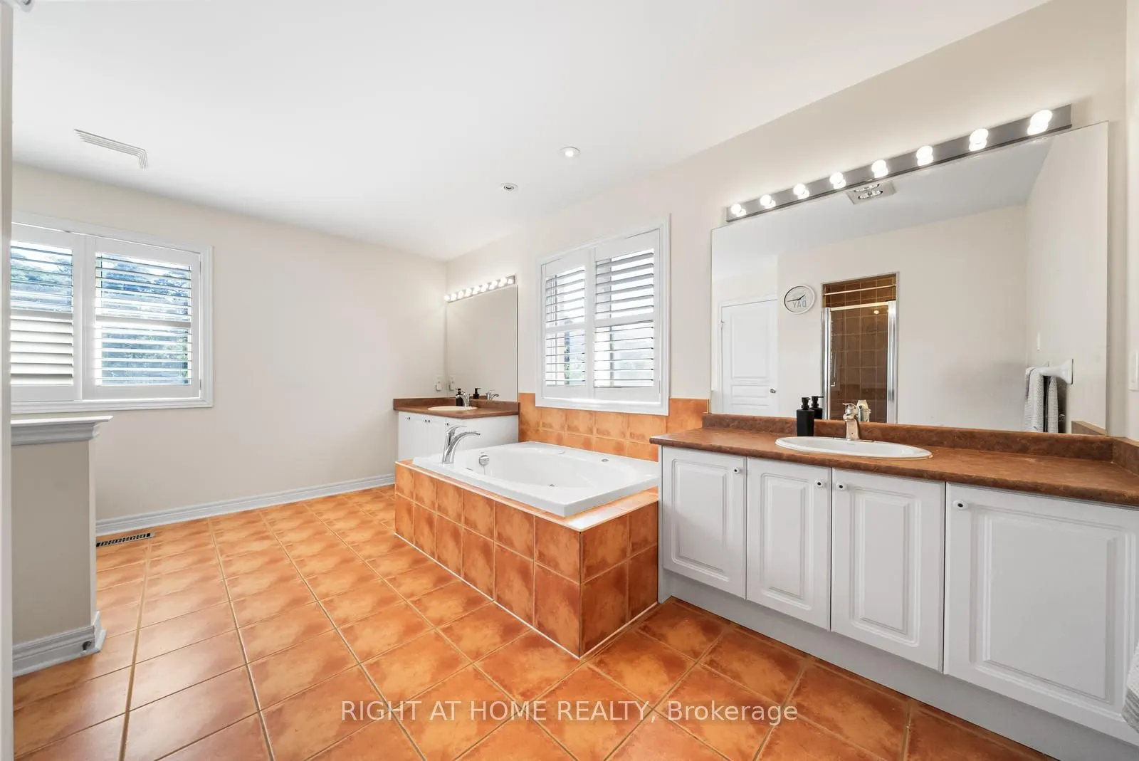 21 Lupine Crescent