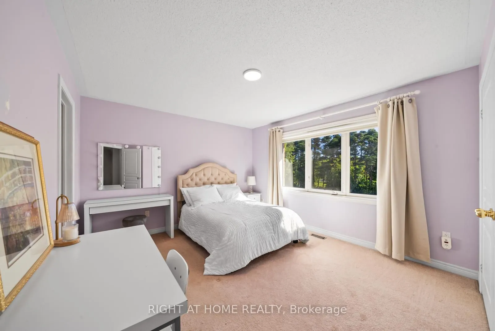 21 Lupine Crescent