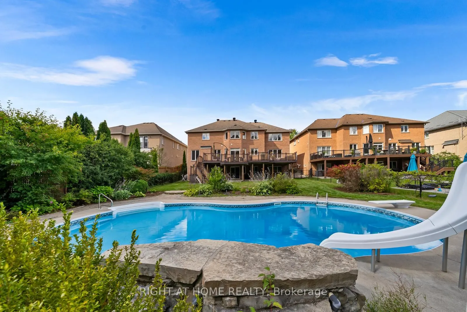 21 Lupine Crescent
