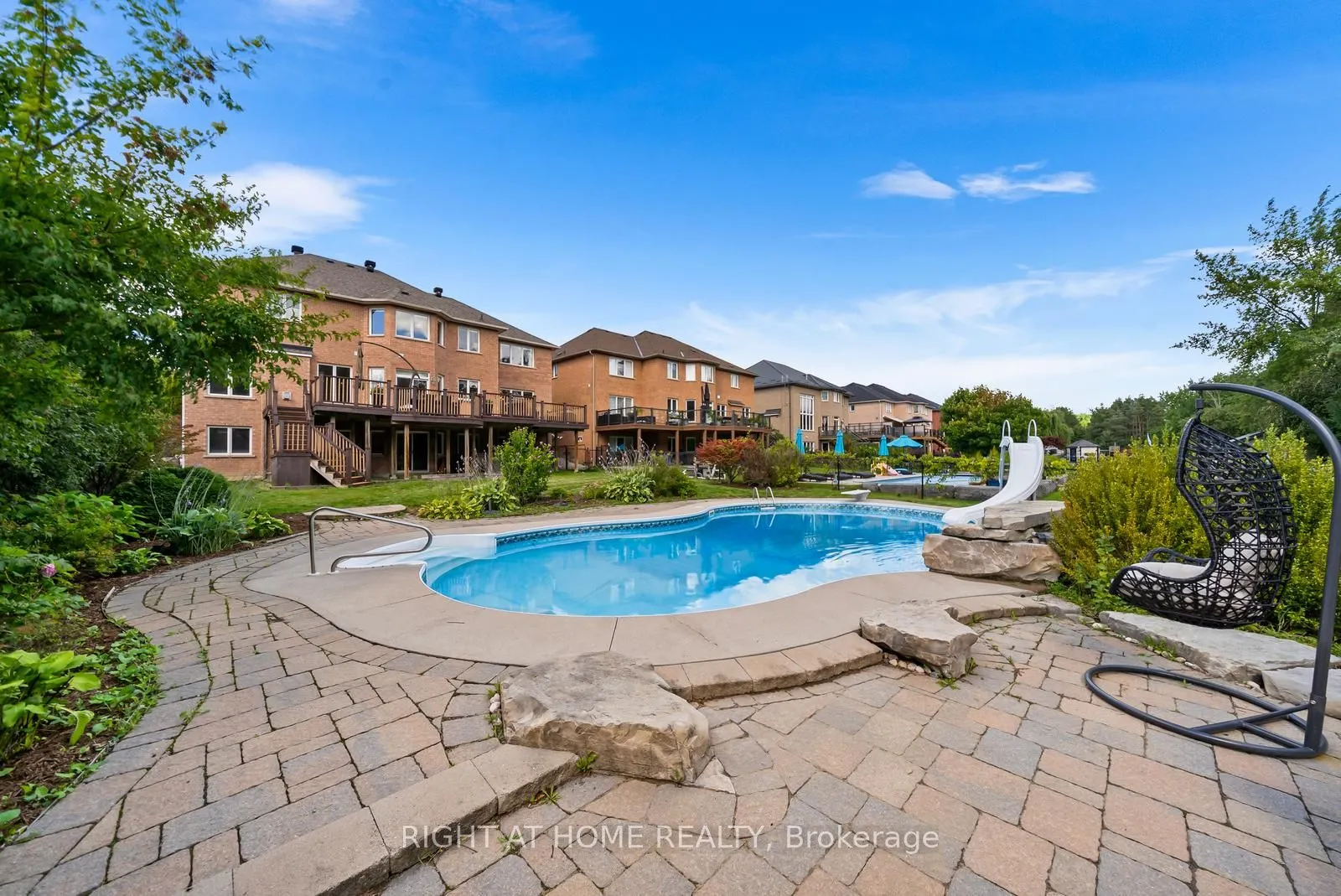 21 Lupine Crescent