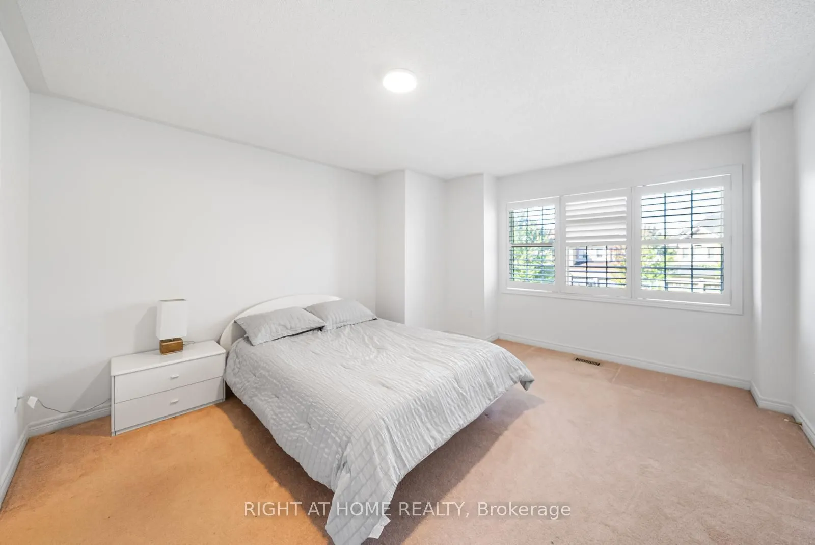 21 Lupine Crescent