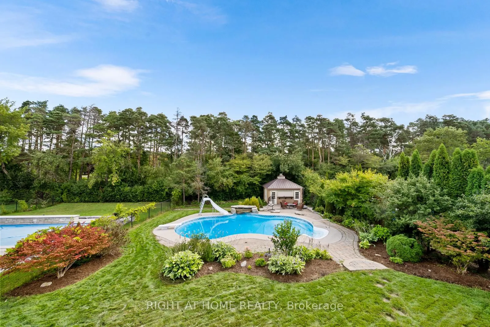 21 Lupine Crescent