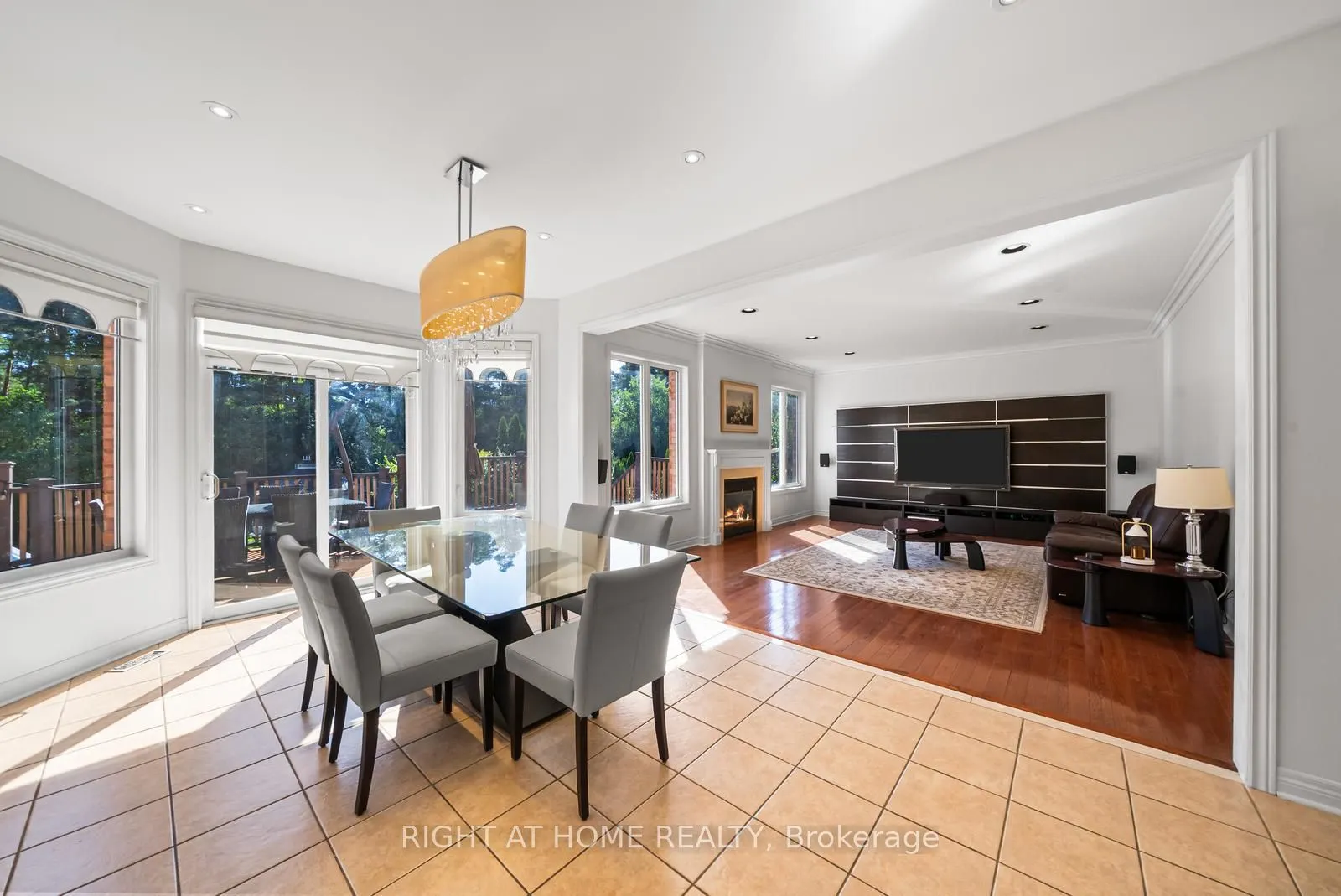 21 Lupine Crescent