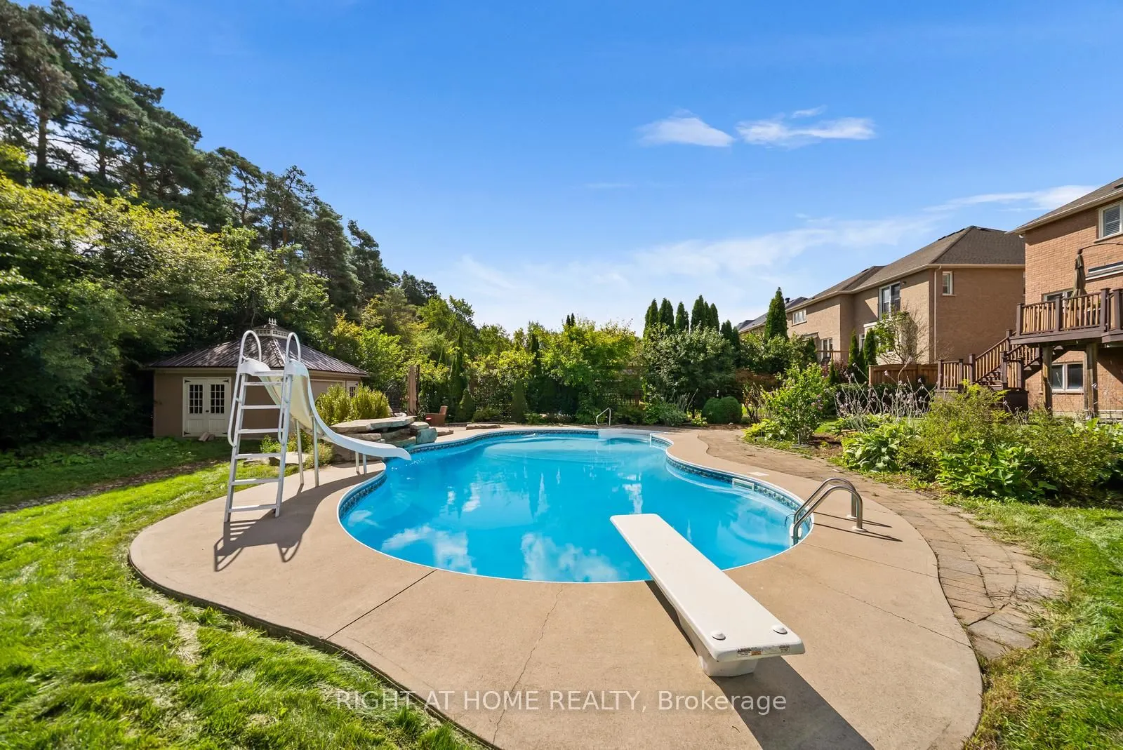 21 Lupine Crescent