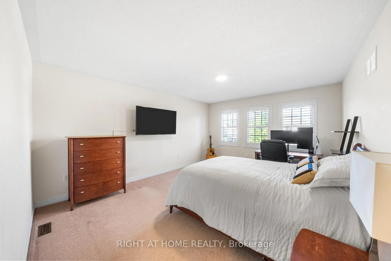 21 Lupine Crescent