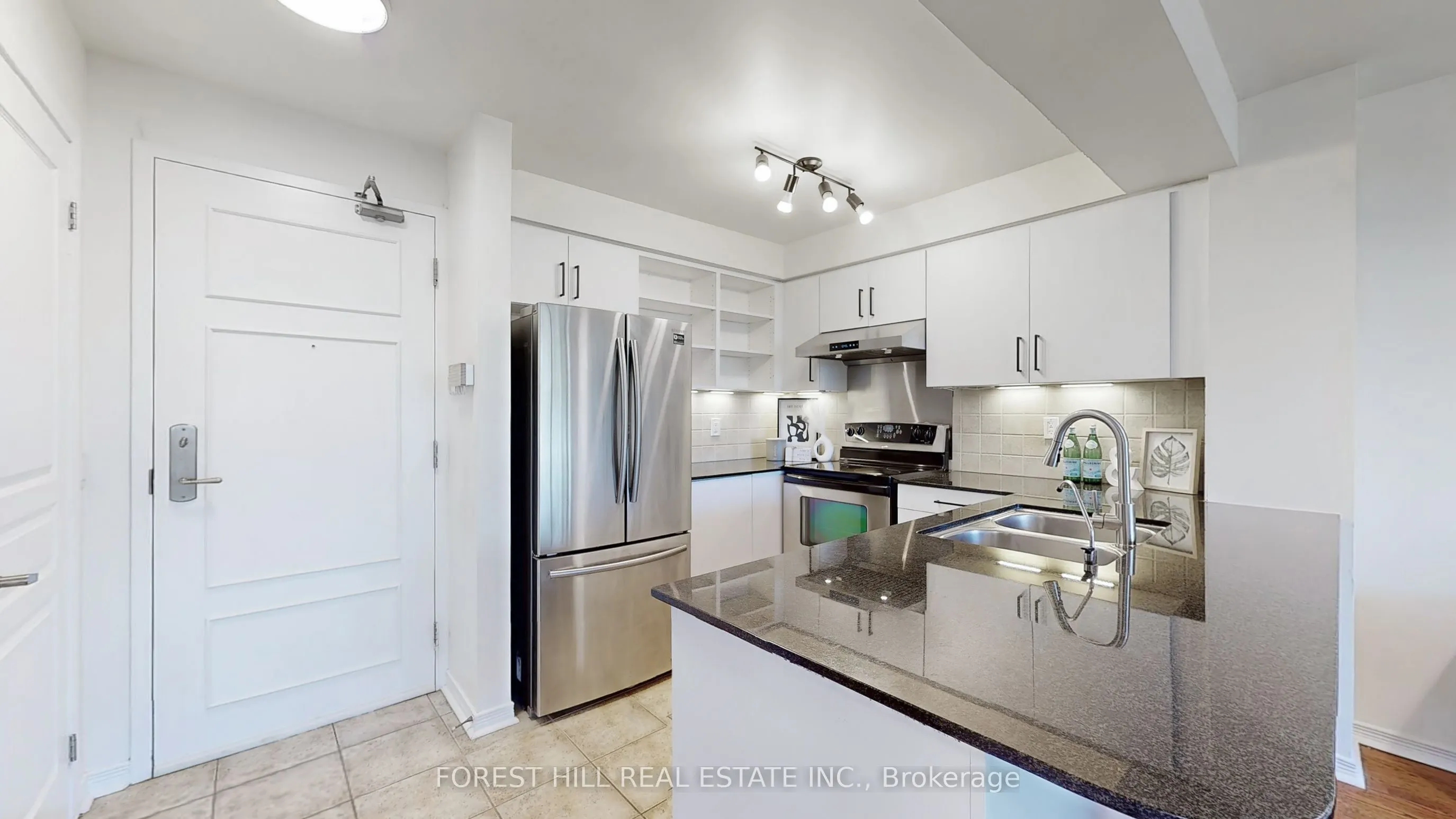 350 Red Maple Road, #417