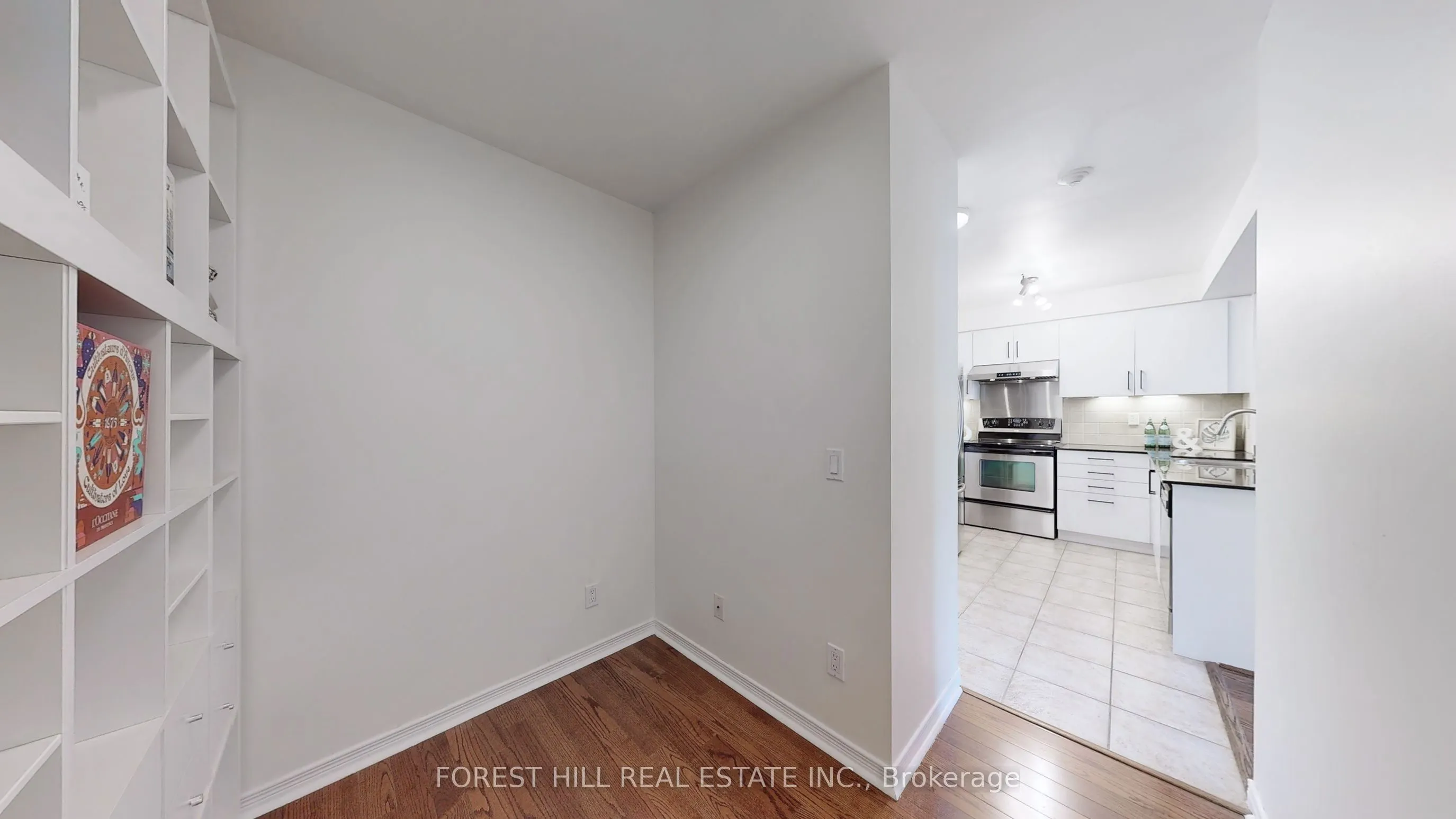 350 Red Maple Road, #417
