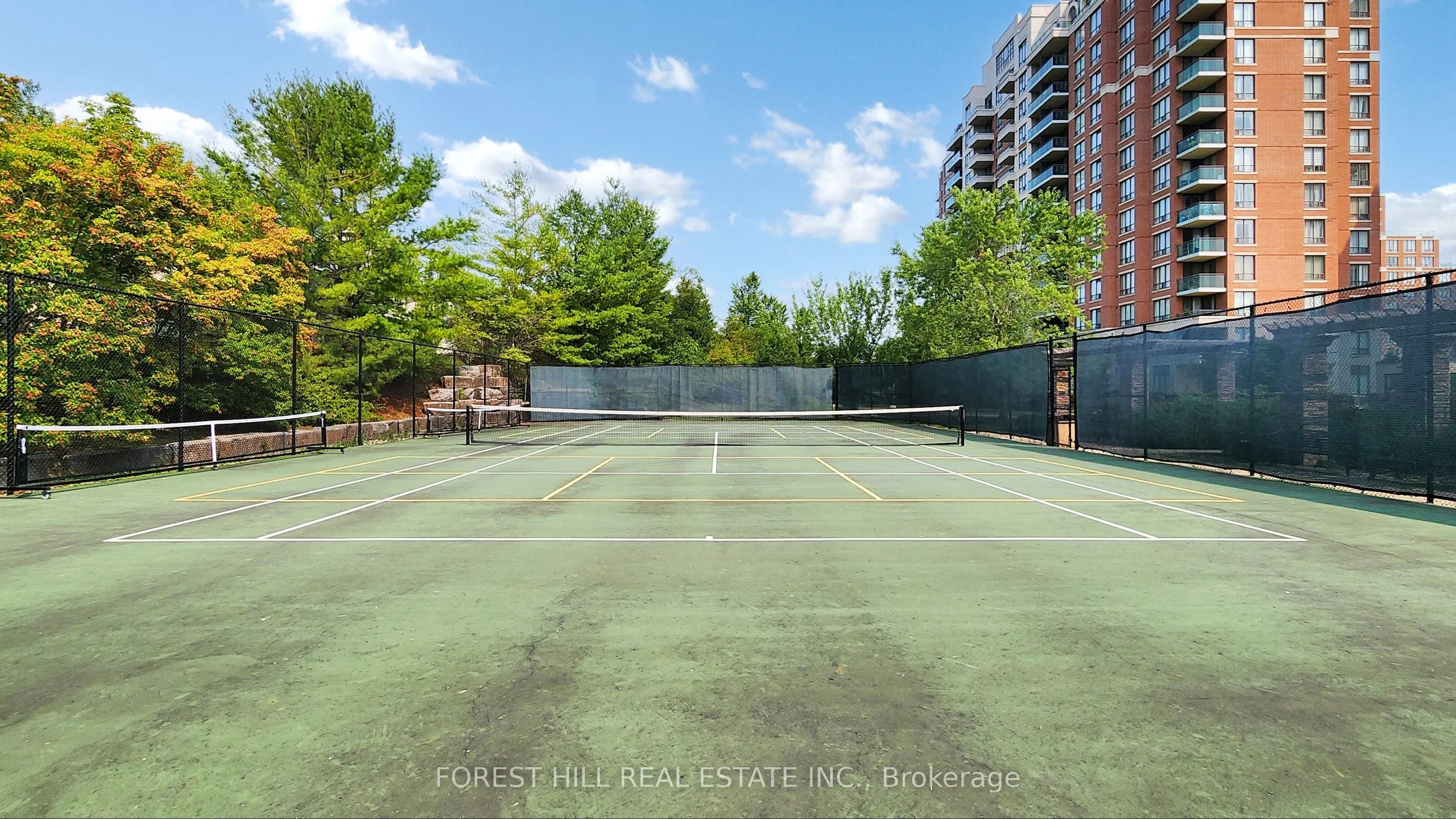 350 Red Maple Road, #417