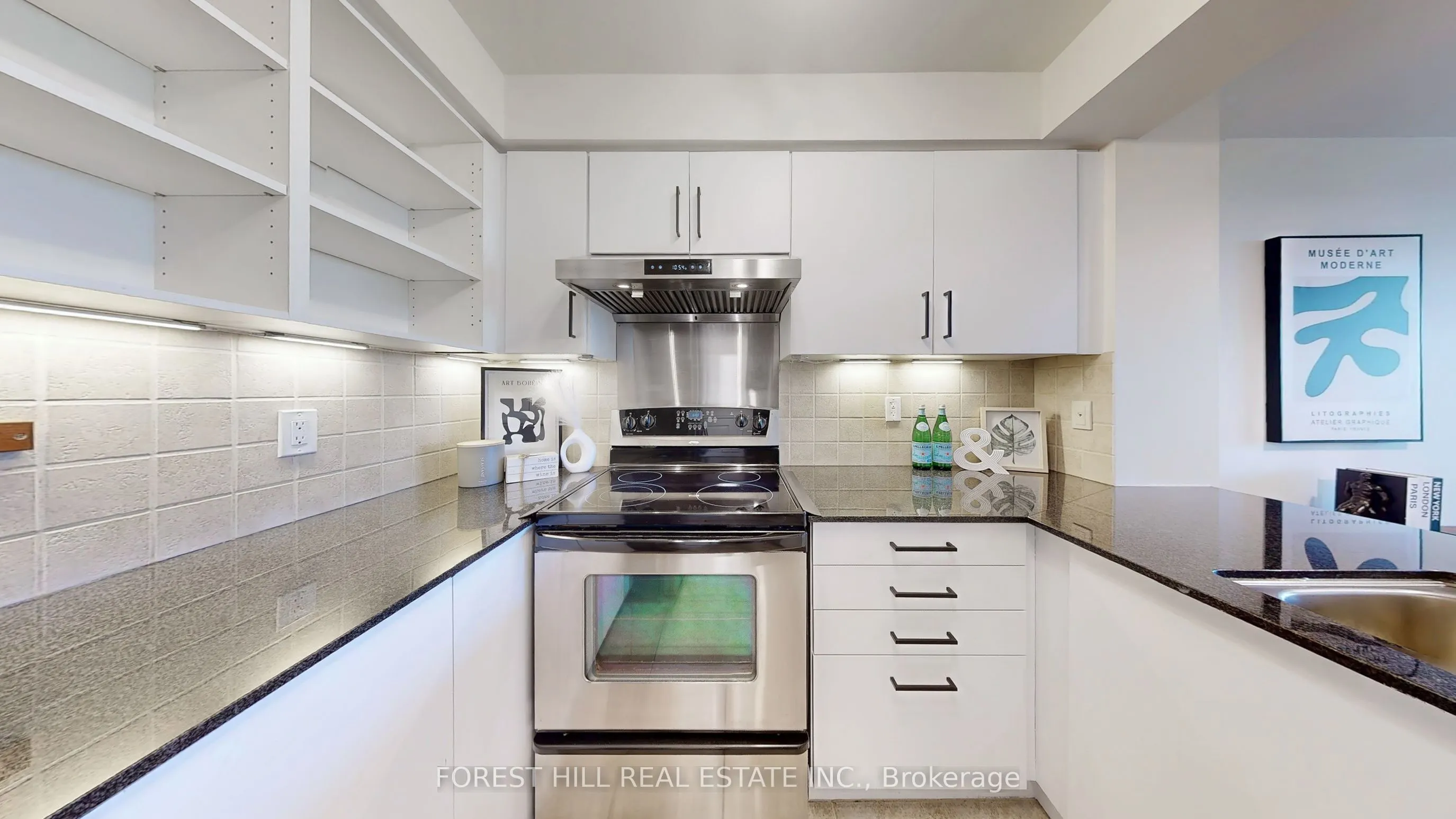 350 Red Maple Road, #417