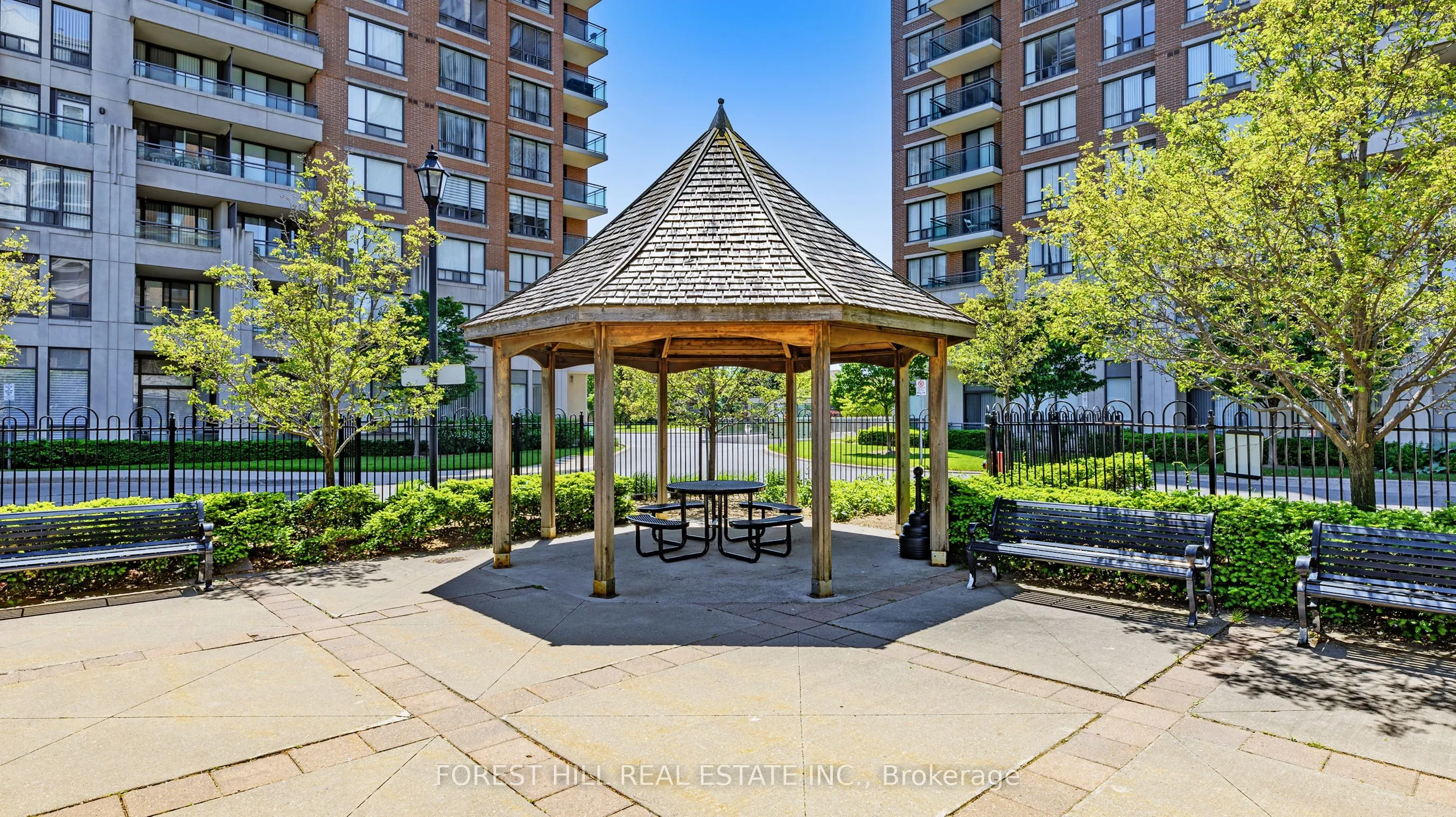350 Red Maple Road, #417