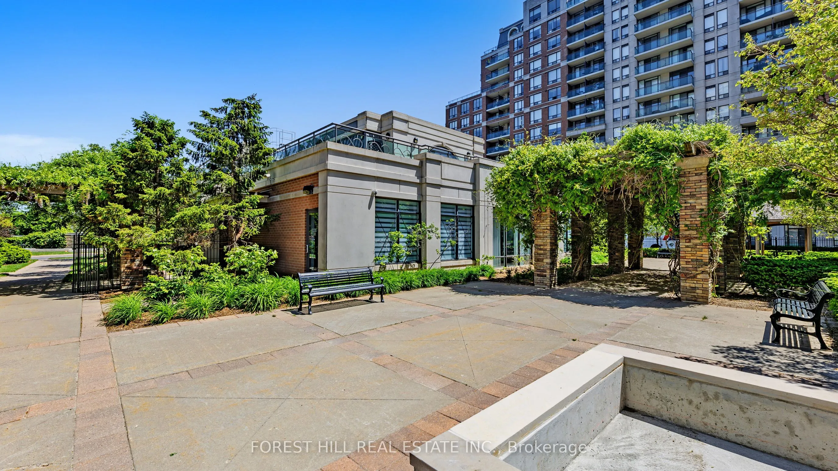 350 Red Maple Road, #417