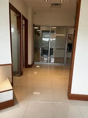 7163 Yonge Street, #208