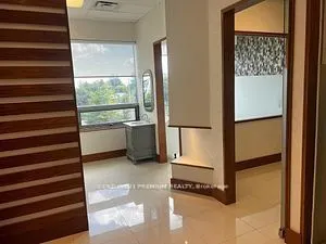 7163 Yonge Street, #208