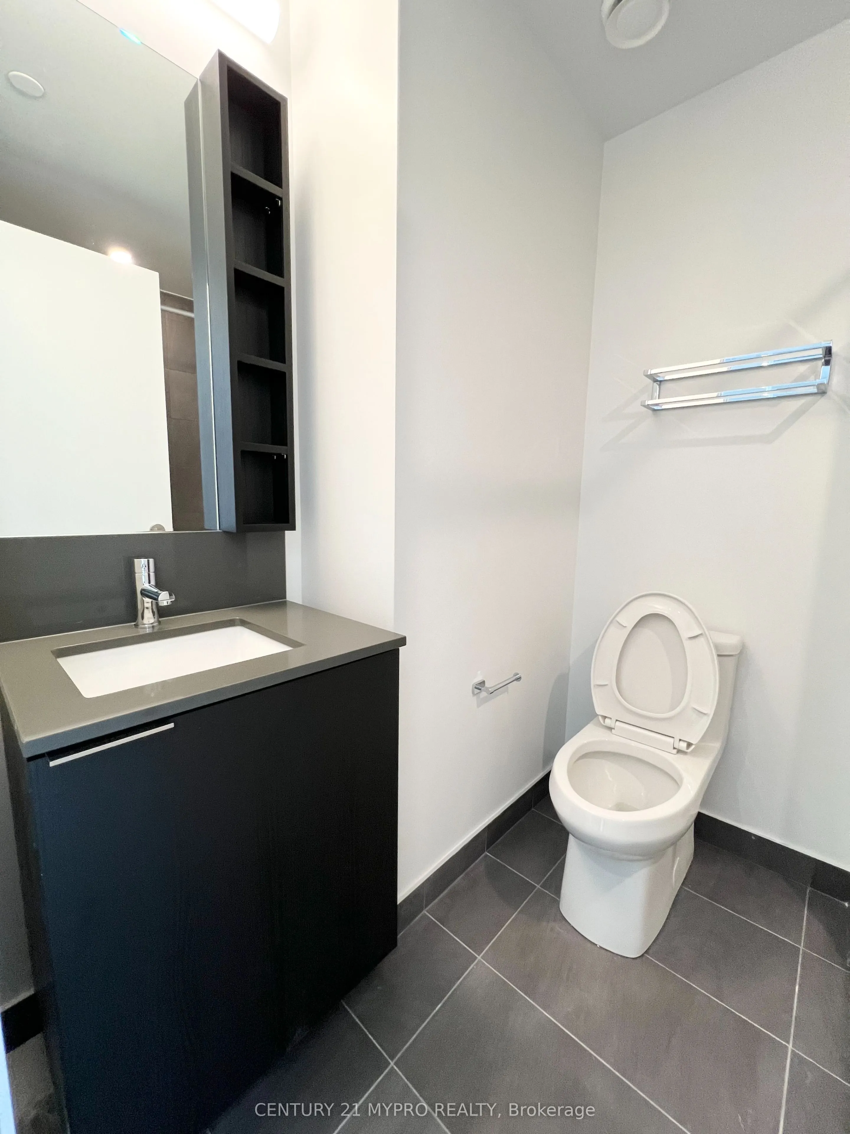 1000 Portage Parkway, #908