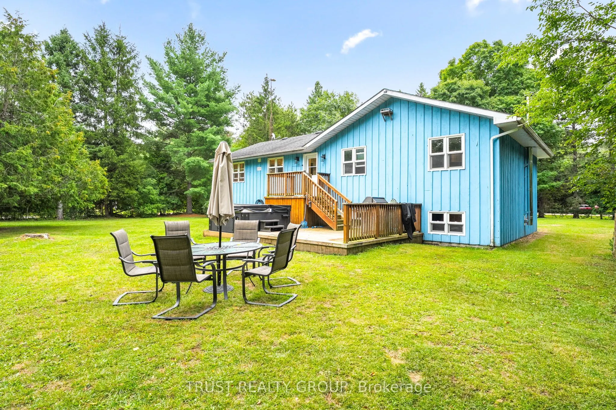 9048 River Road W