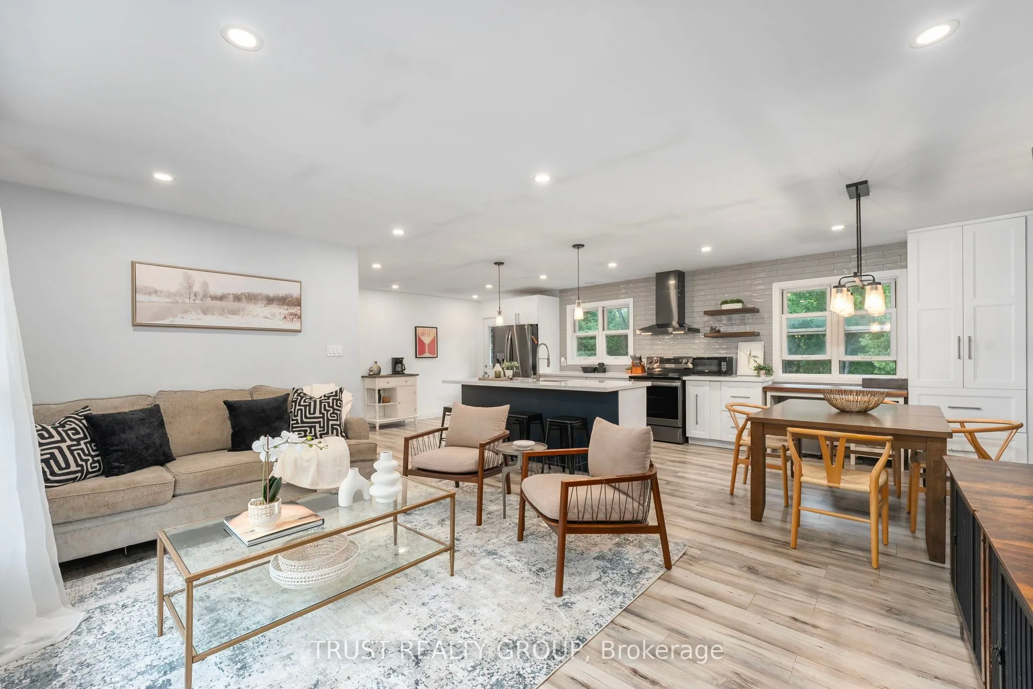 9048 River Road W