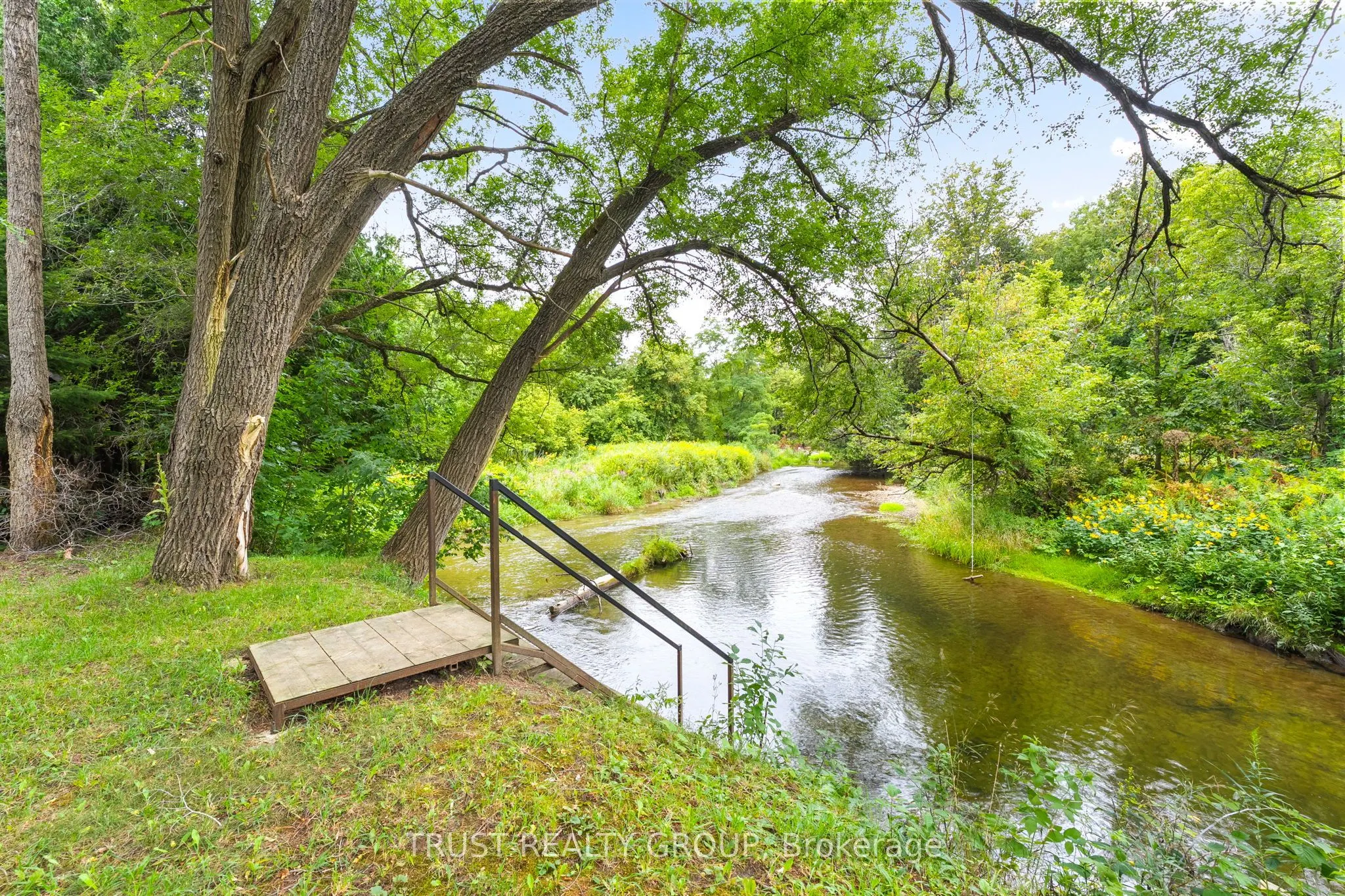 9048 River Road W