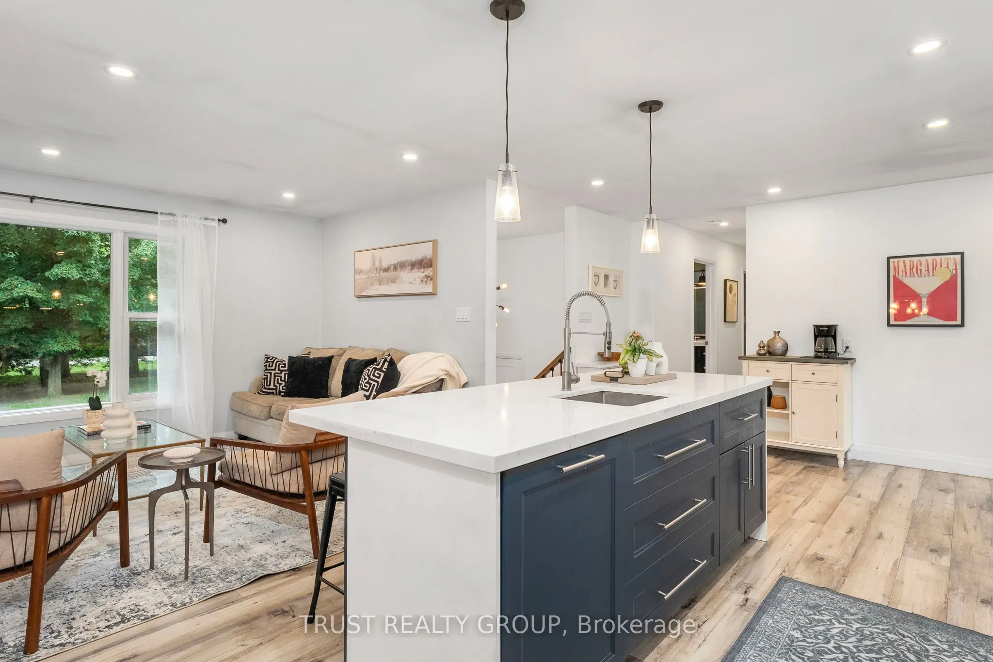 9048 River Road W