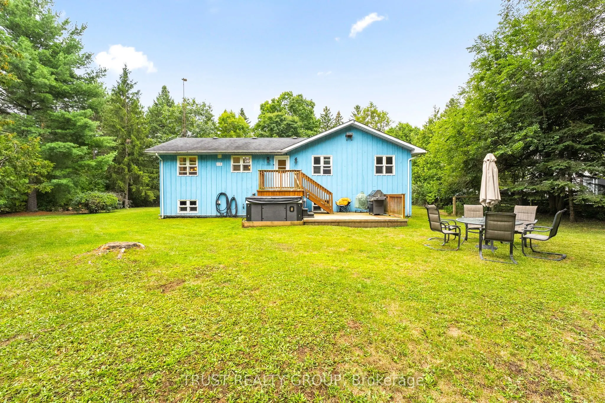 9048 River Road W