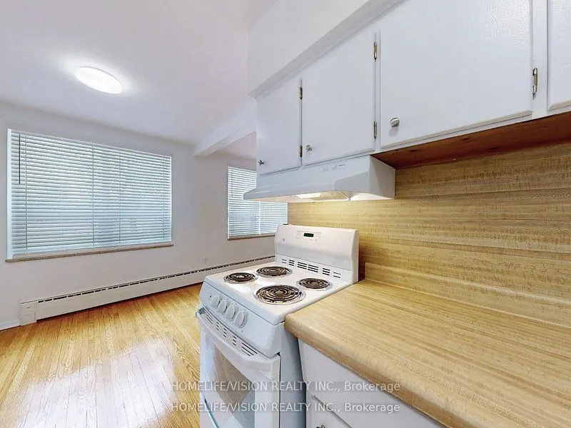 9901 Yonge Street, #3