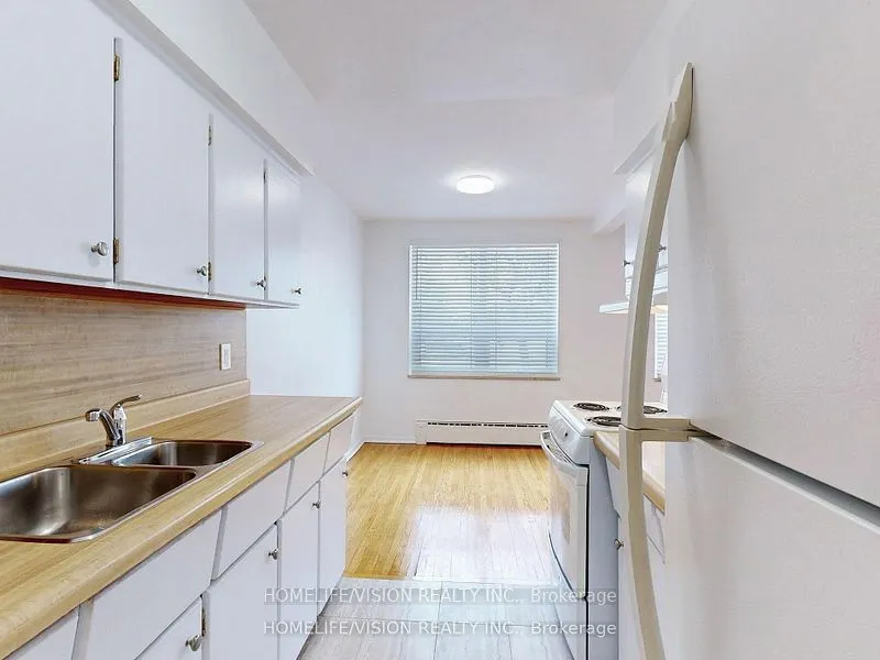 9901 Yonge Street, #3