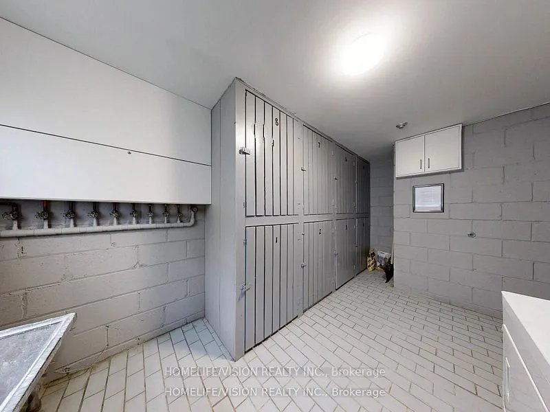 9901 Yonge Street, #3