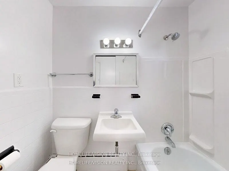 9901 Yonge Street, #3