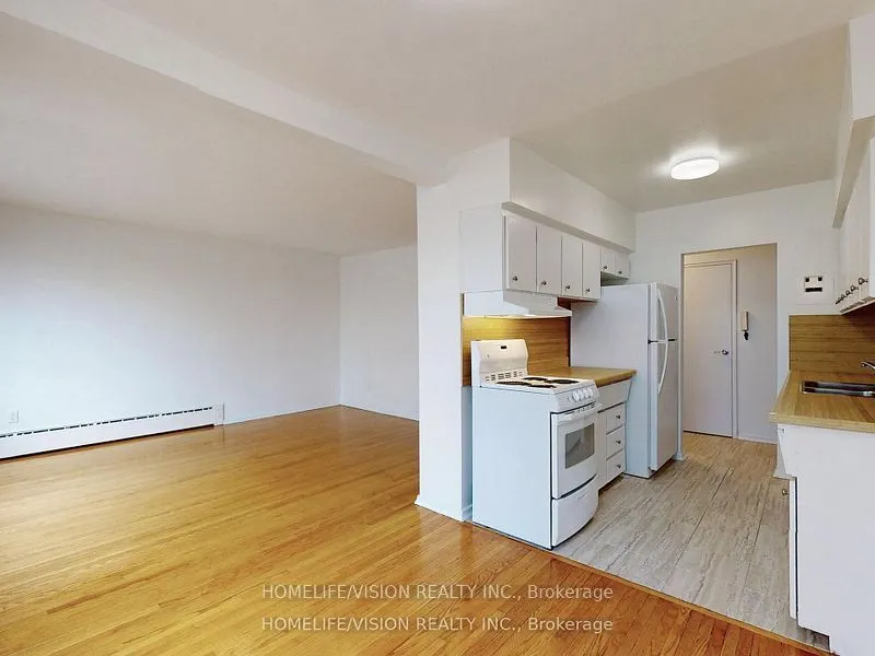 9901 Yonge Street, #3