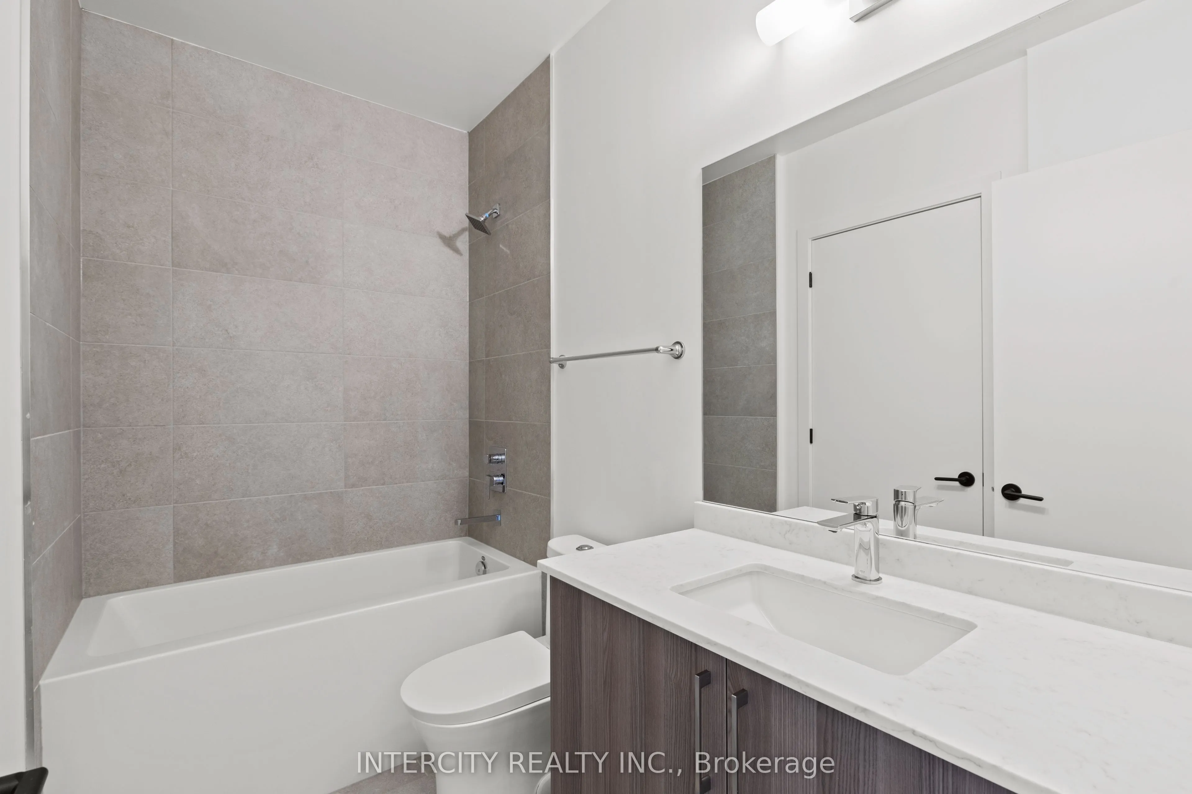 2075 King Road, #519