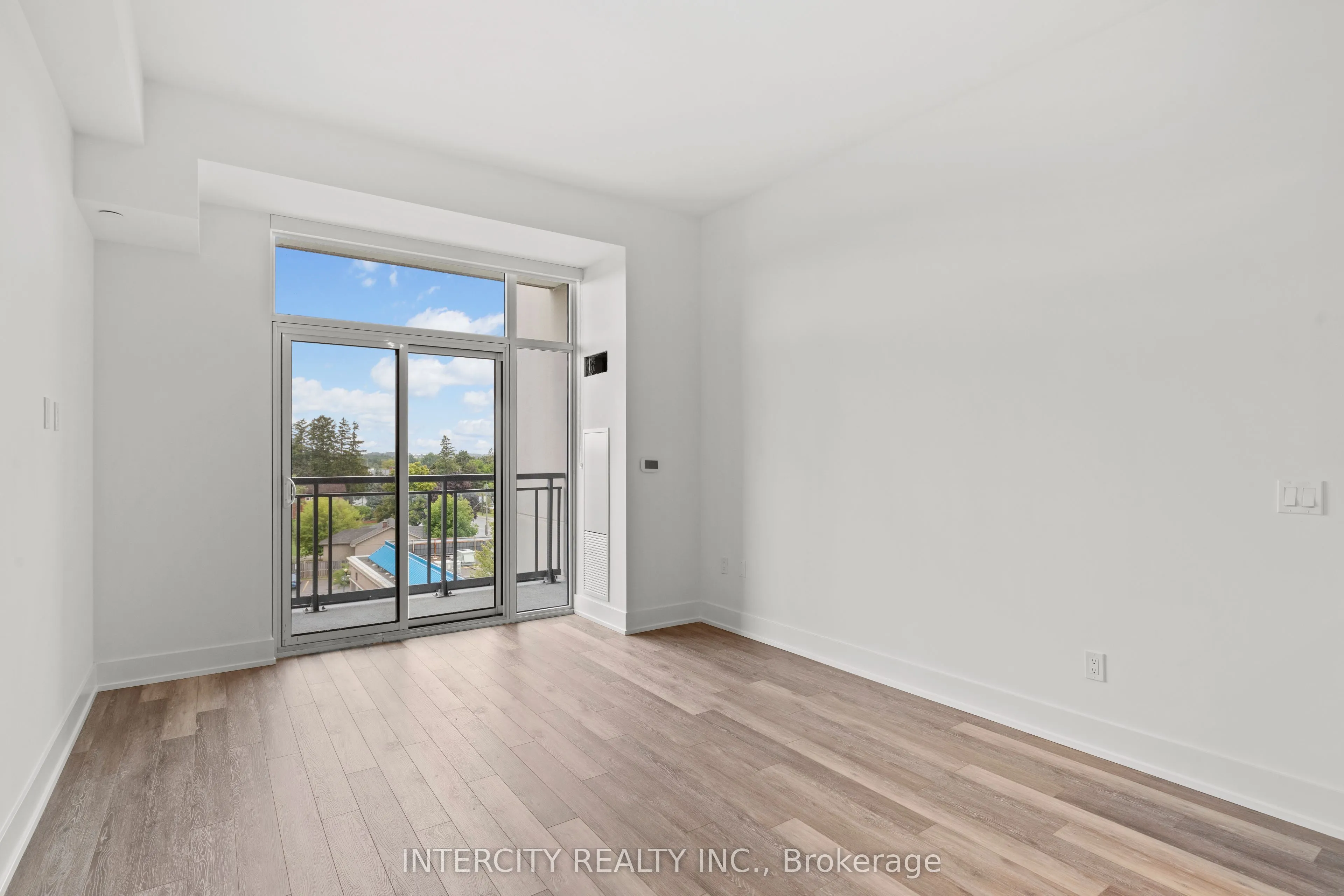 2075 King Road, #519