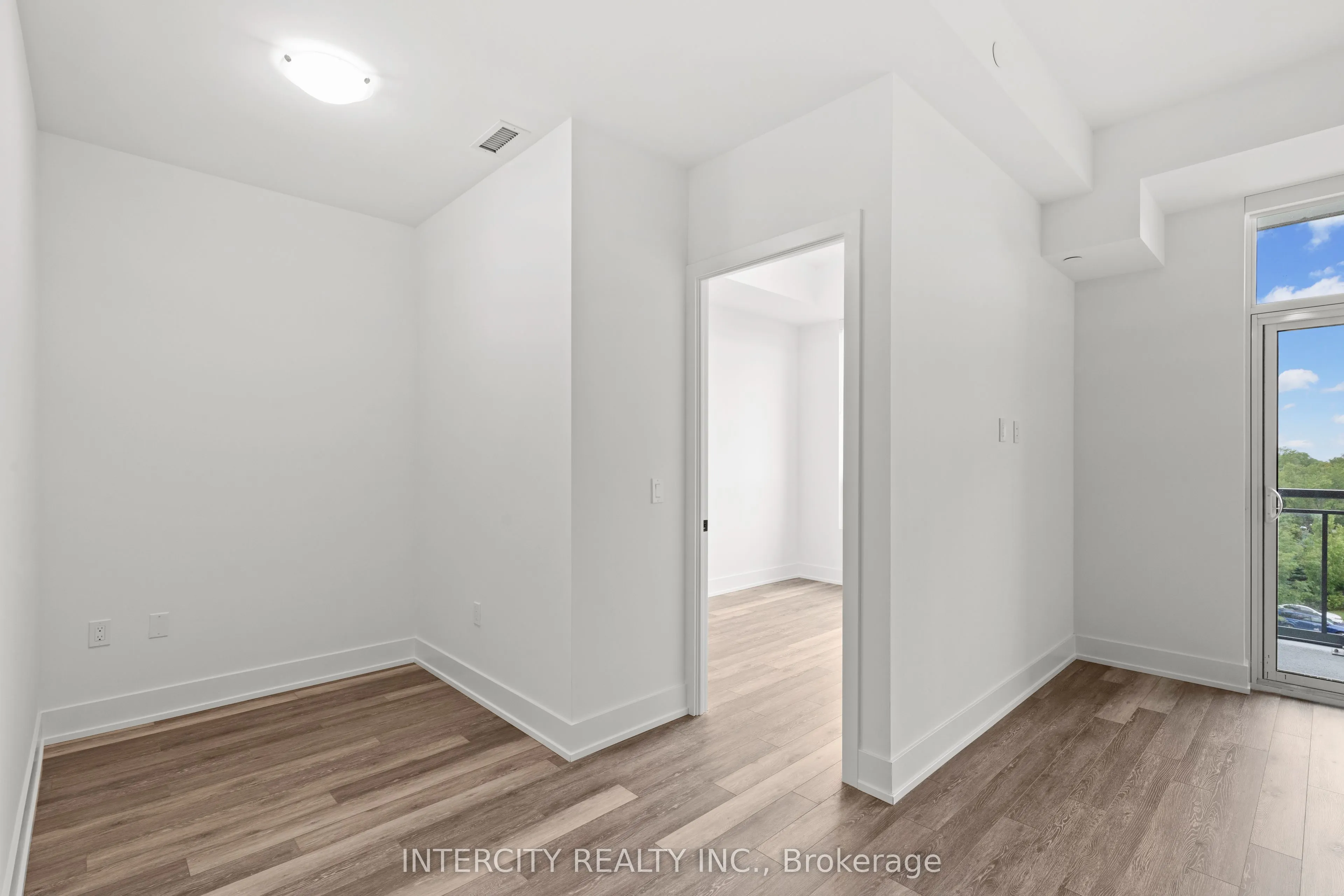 2075 King Road, #519