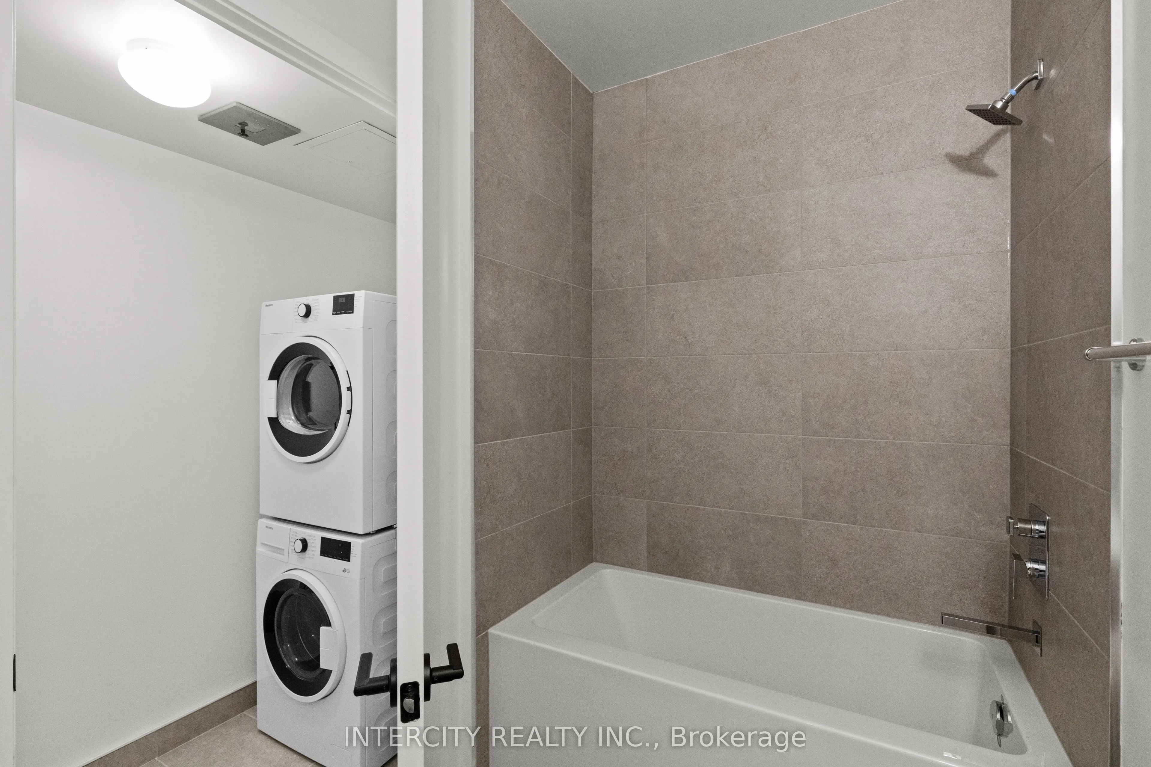 2075 King Road, #519