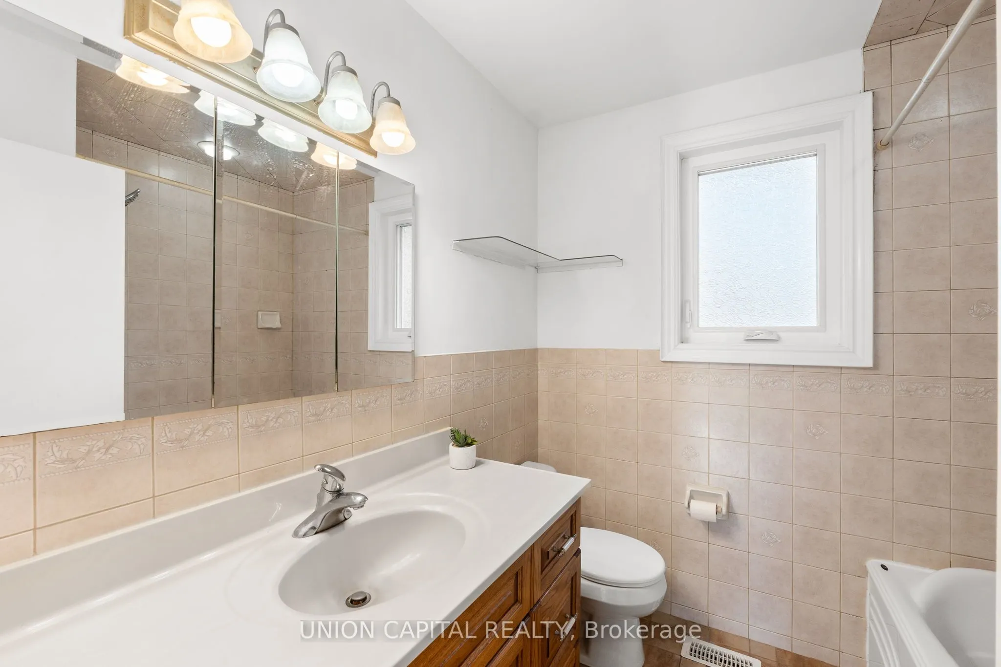 414 Oceanside Avenue, #Main