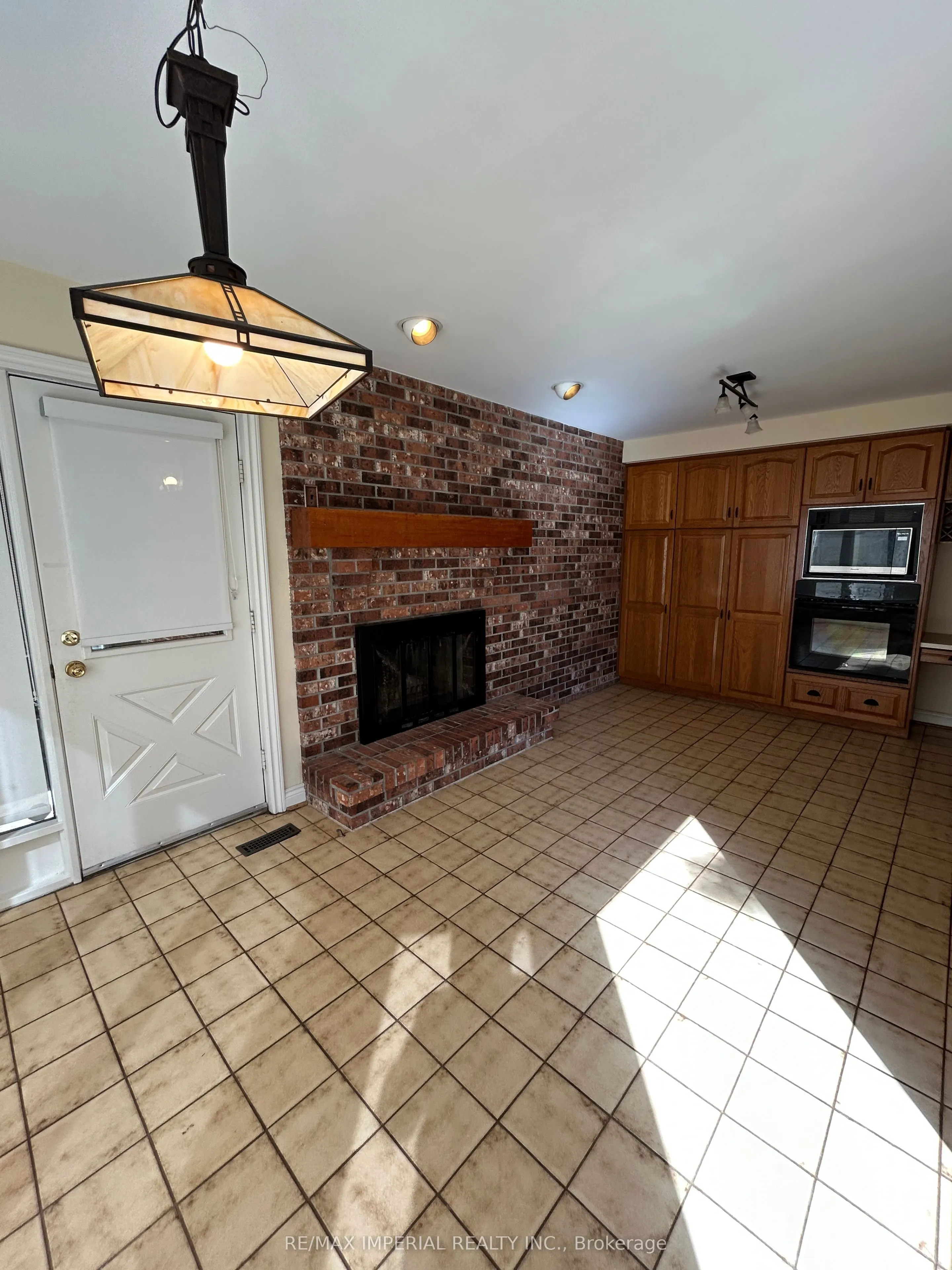 7 Dodie Street