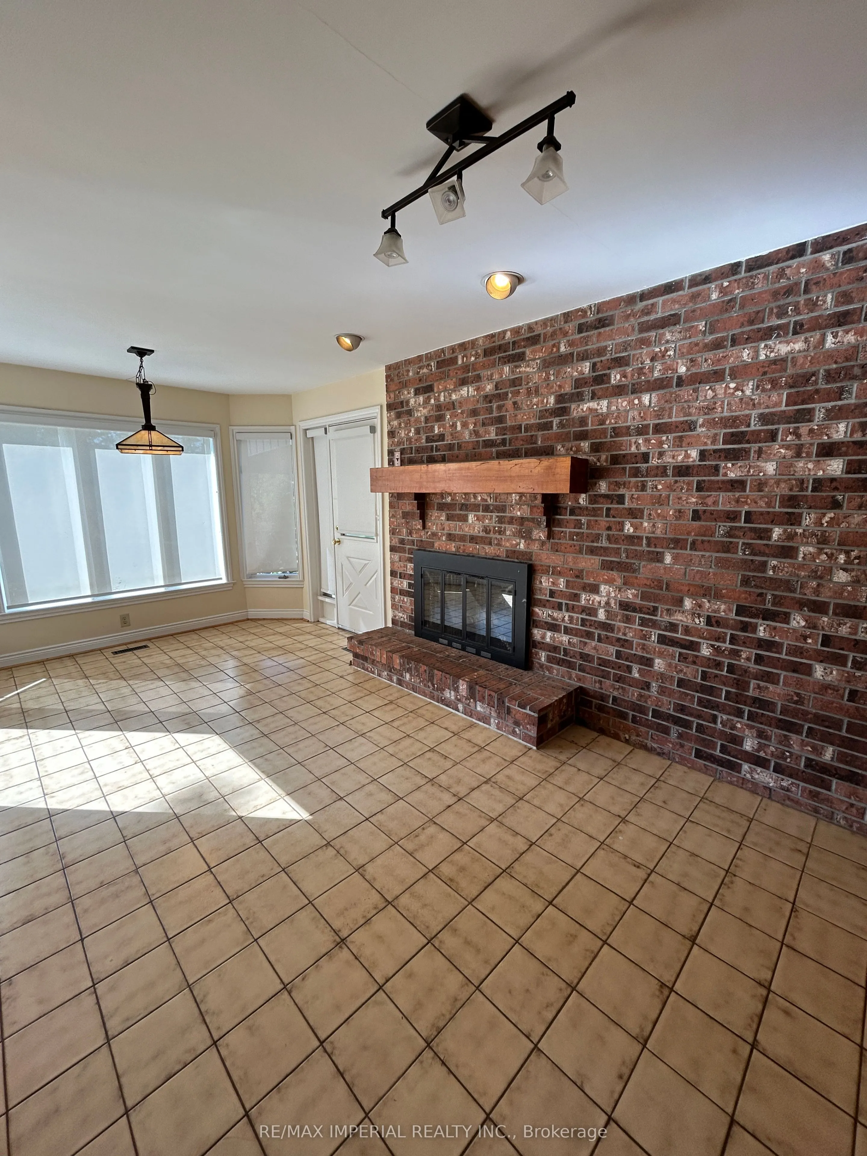 7 Dodie Street